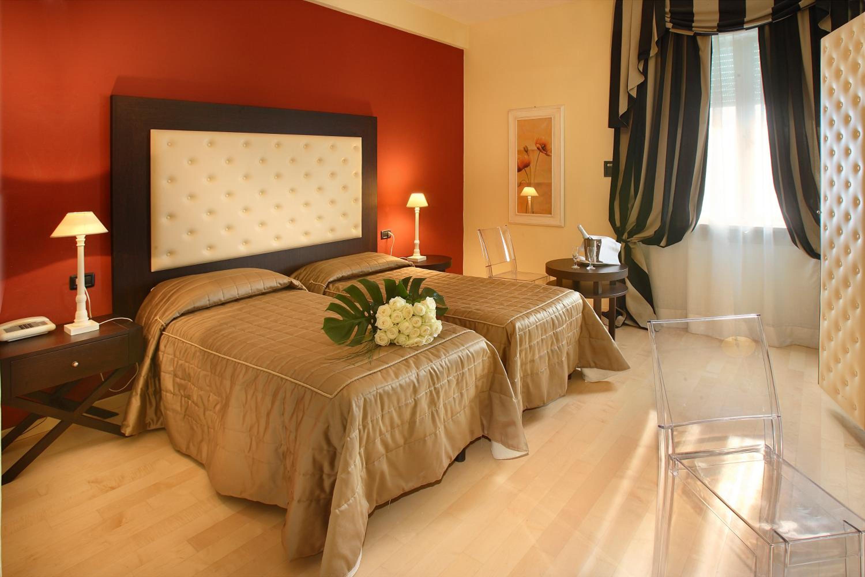 Double or Twin Room - Photo 18
