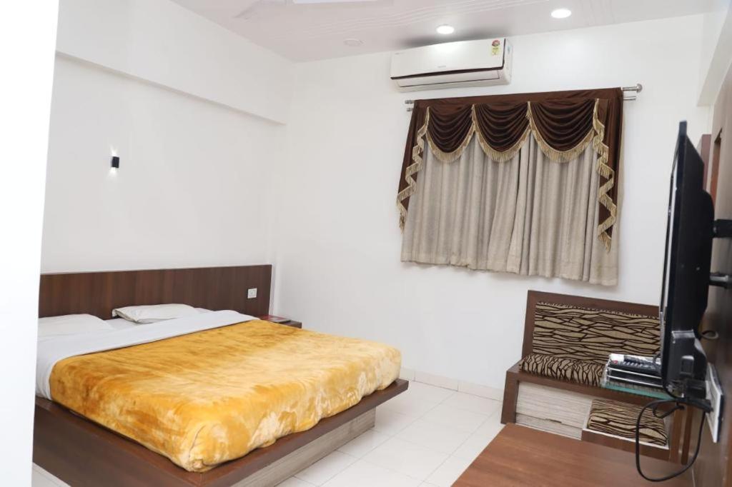 Deluxe Room - Photo 6