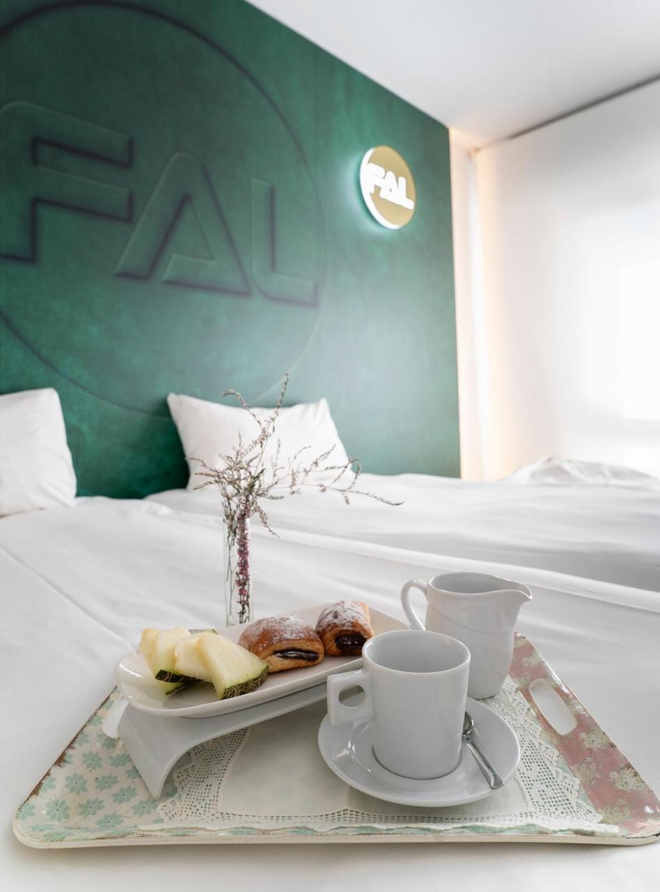 Standard Twin Room - Photo 6
