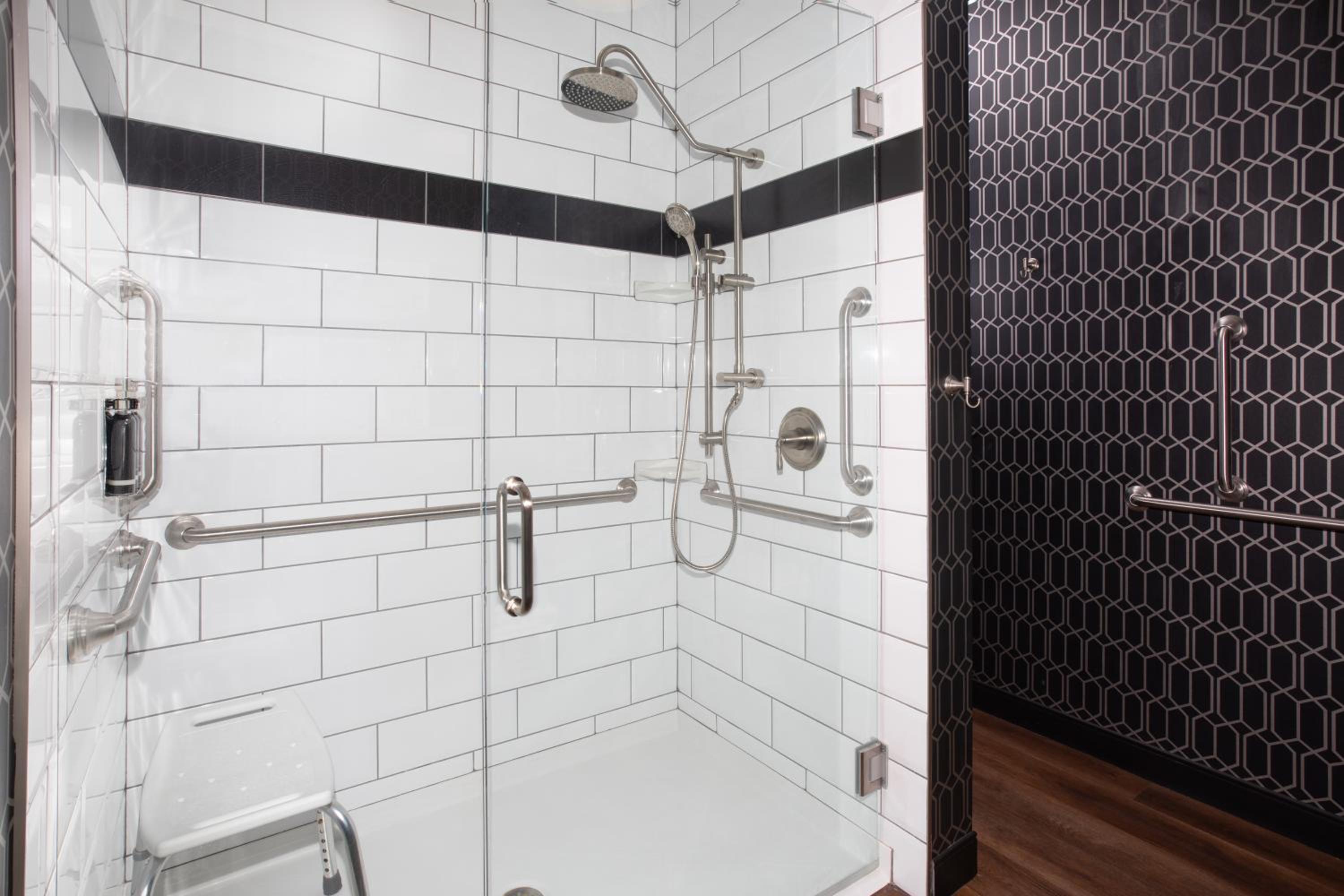 King Room with Roll-In Shower - Disability Access
