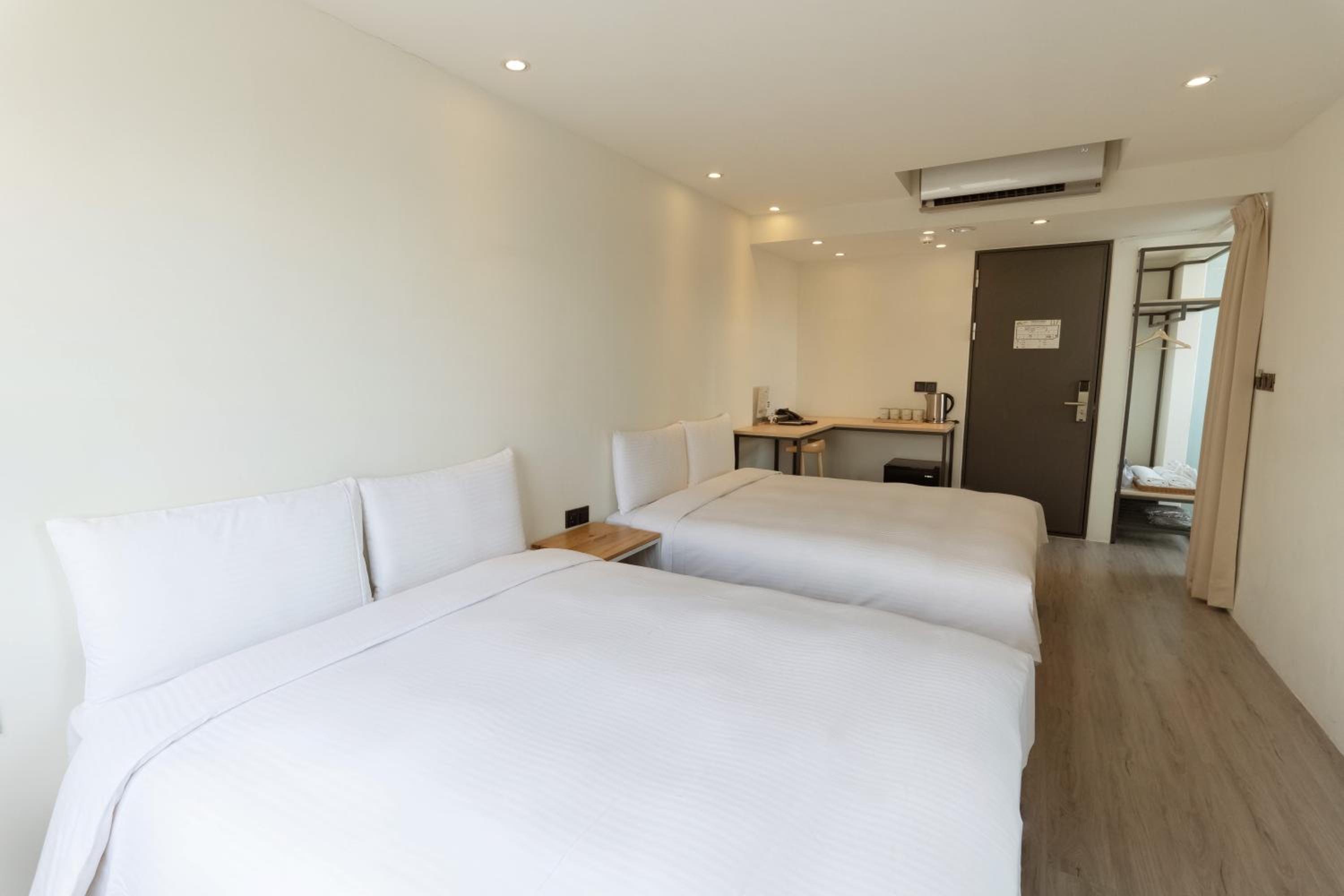 Luxury Quadruple Room - Photo 13