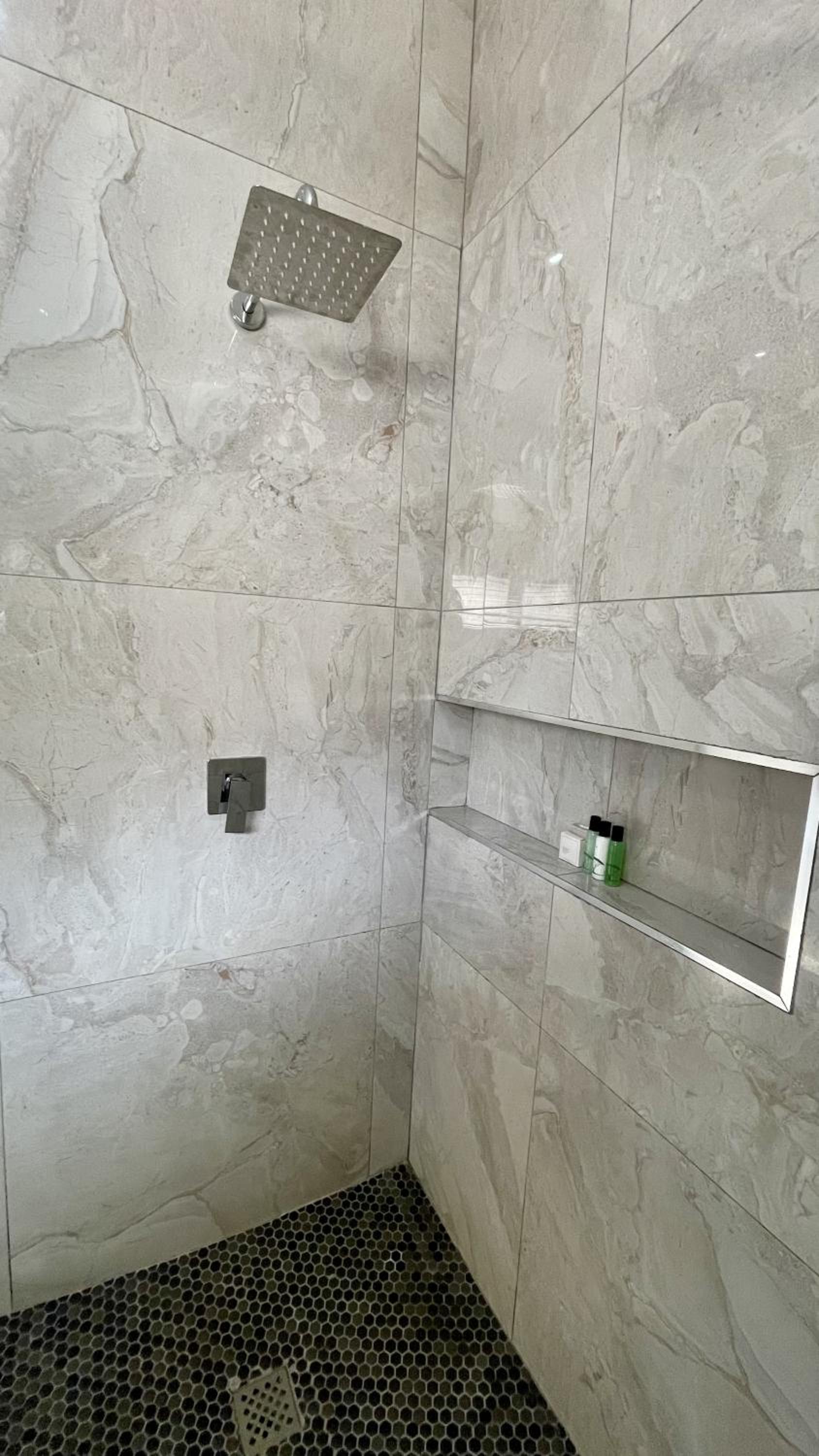 Double or Twin Room with Private Bathroom - Photo 6