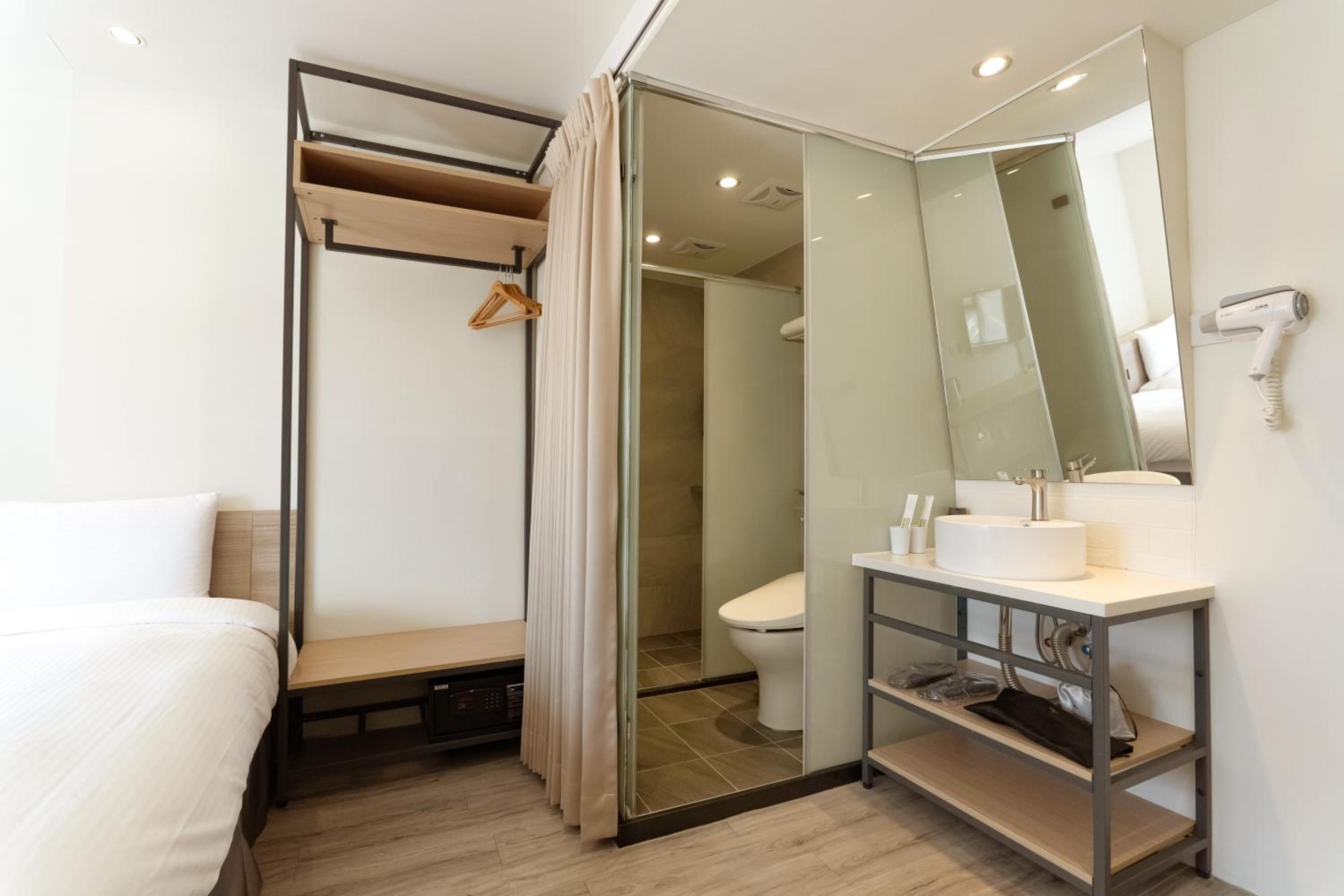 Twin Room with Private Bathroom