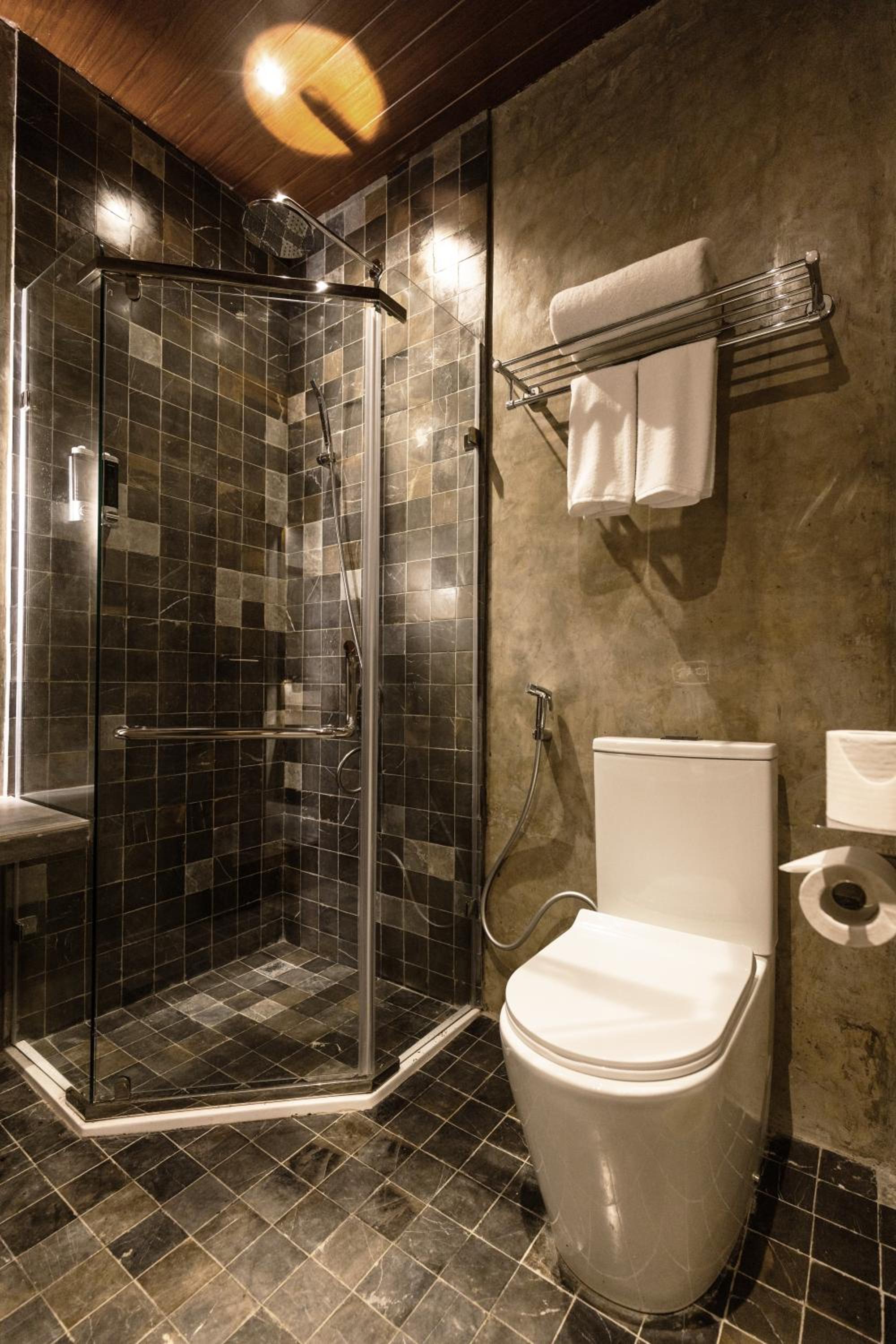 Superior Double Room (No View, Roadside) - Photo 2