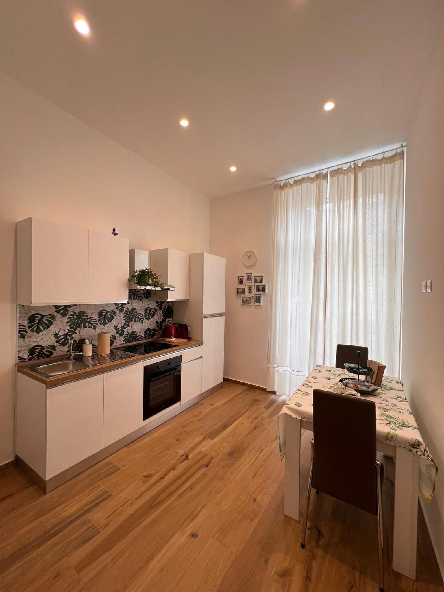 One-Bedroom Apartment photo 3