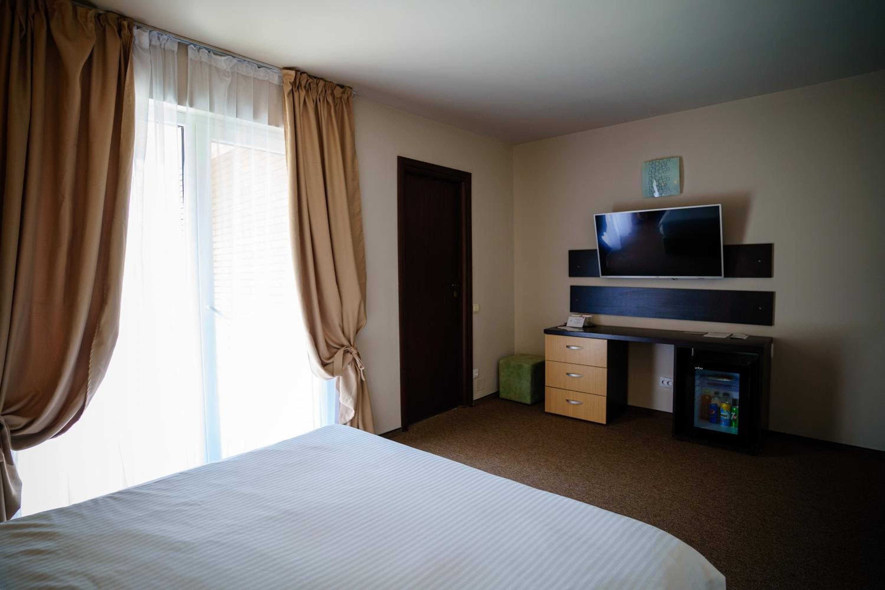 Superior One-Bedroom Suite - Photo 4
