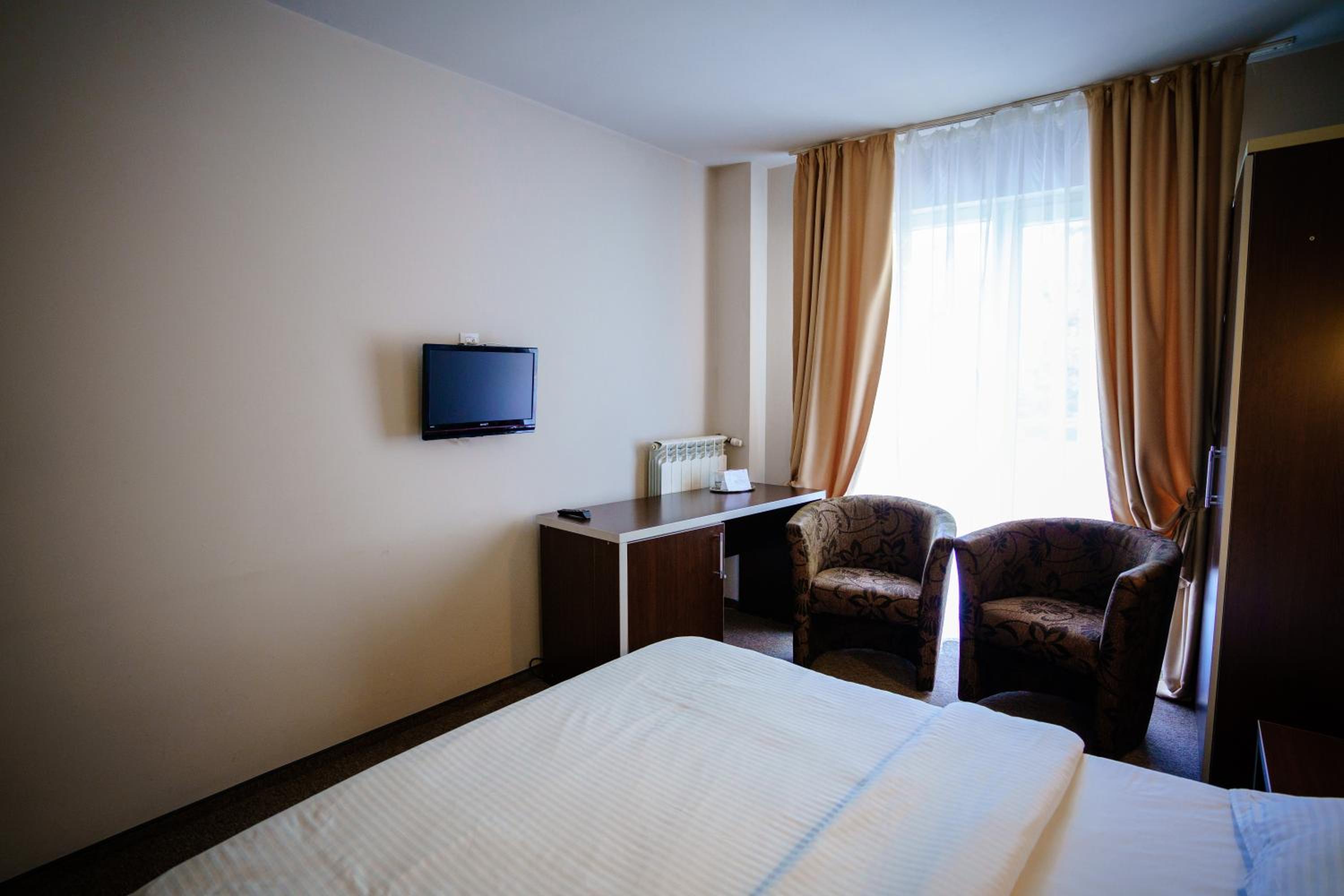 Double Room - Photo 4