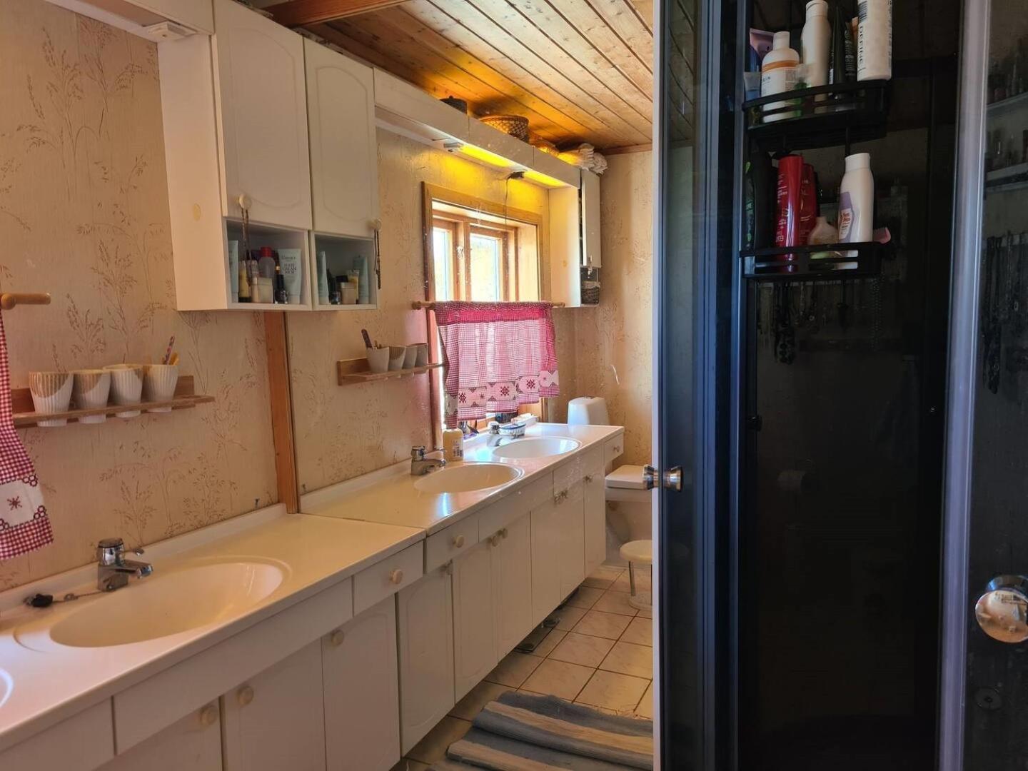 Three-Bedroom Villa - Photo 29