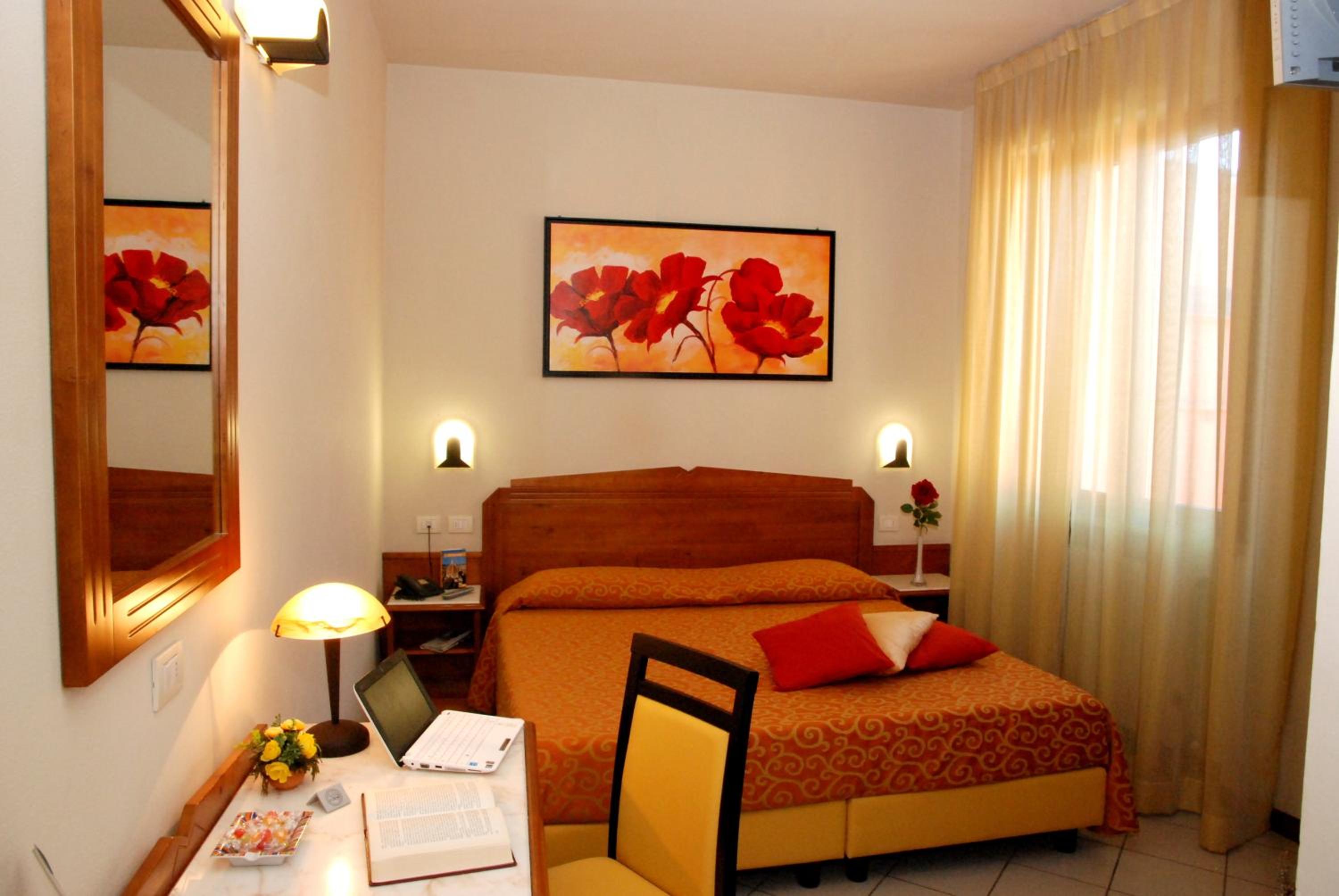 Standard Double Room - Photo 1