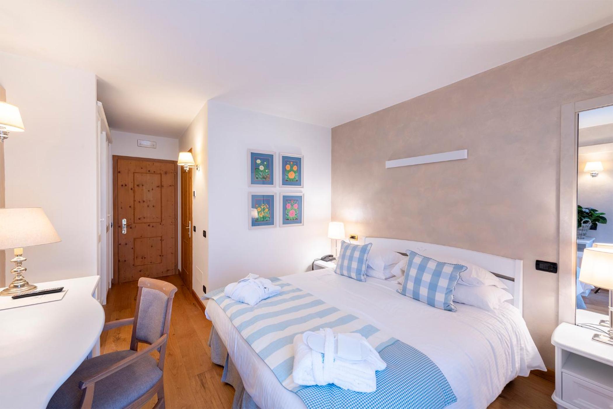 Standard Double Room photo 2