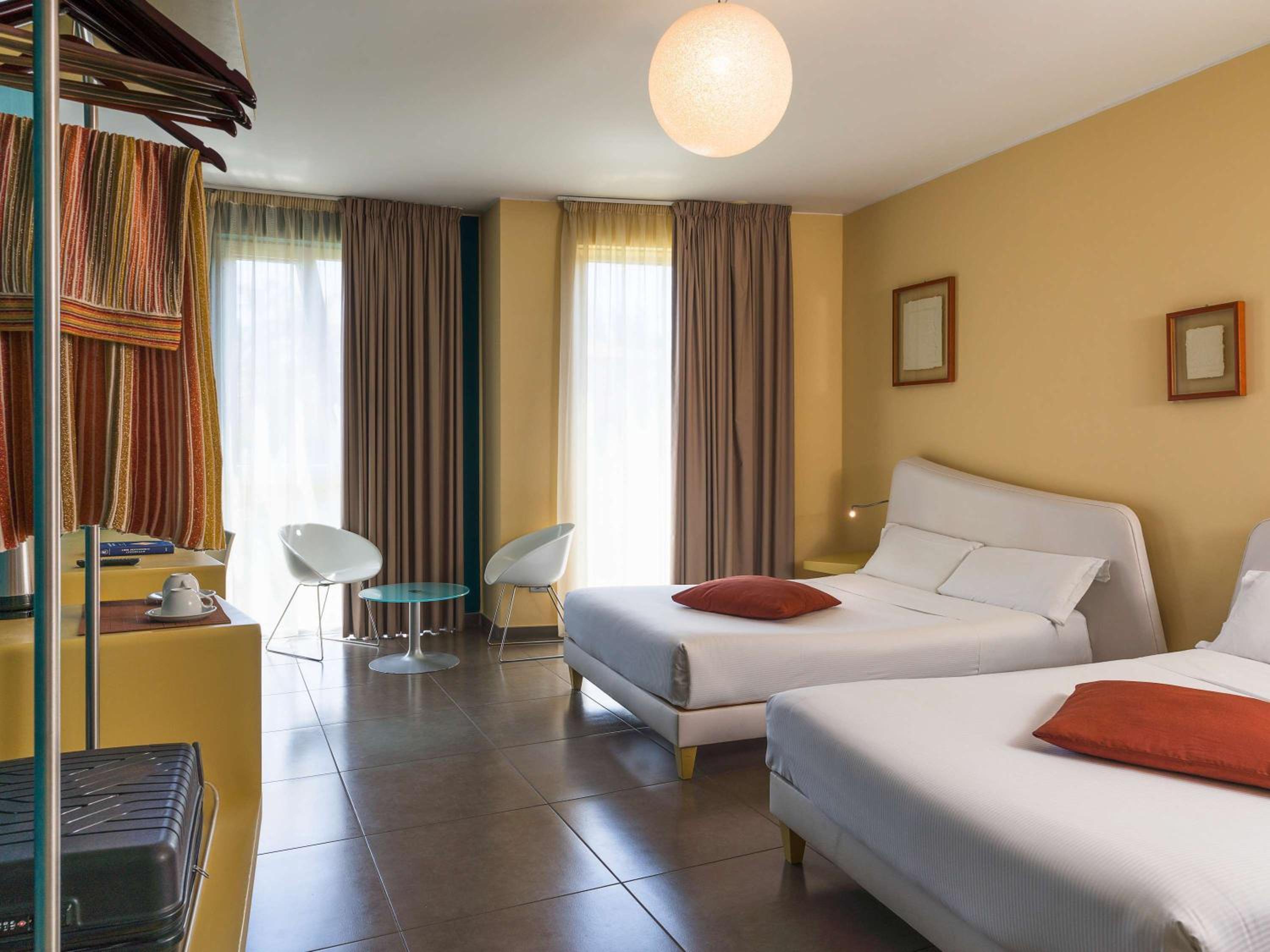 Superior Room with Two Double Beds - Photo 2