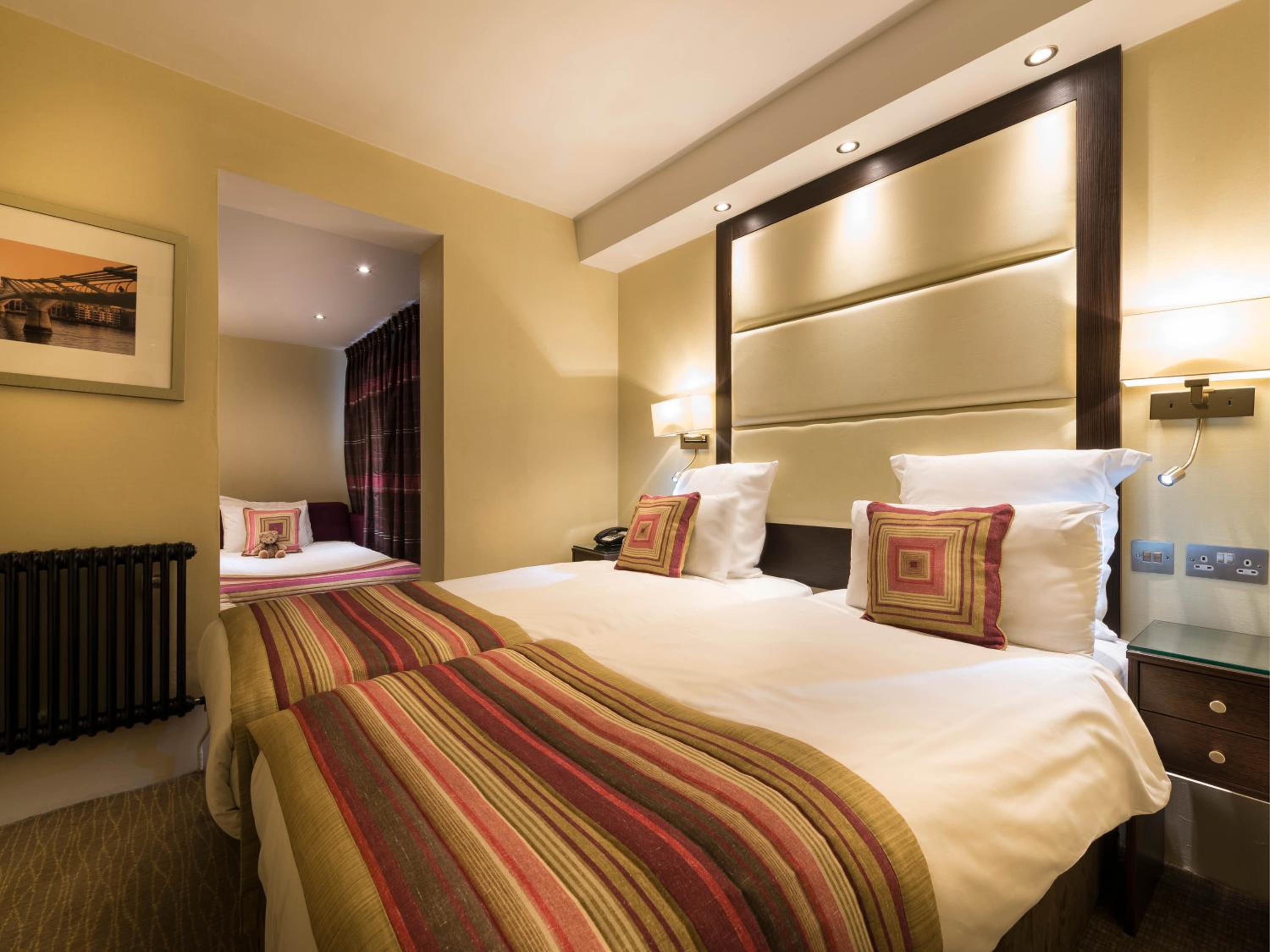 Deluxe Triple Room photo 2