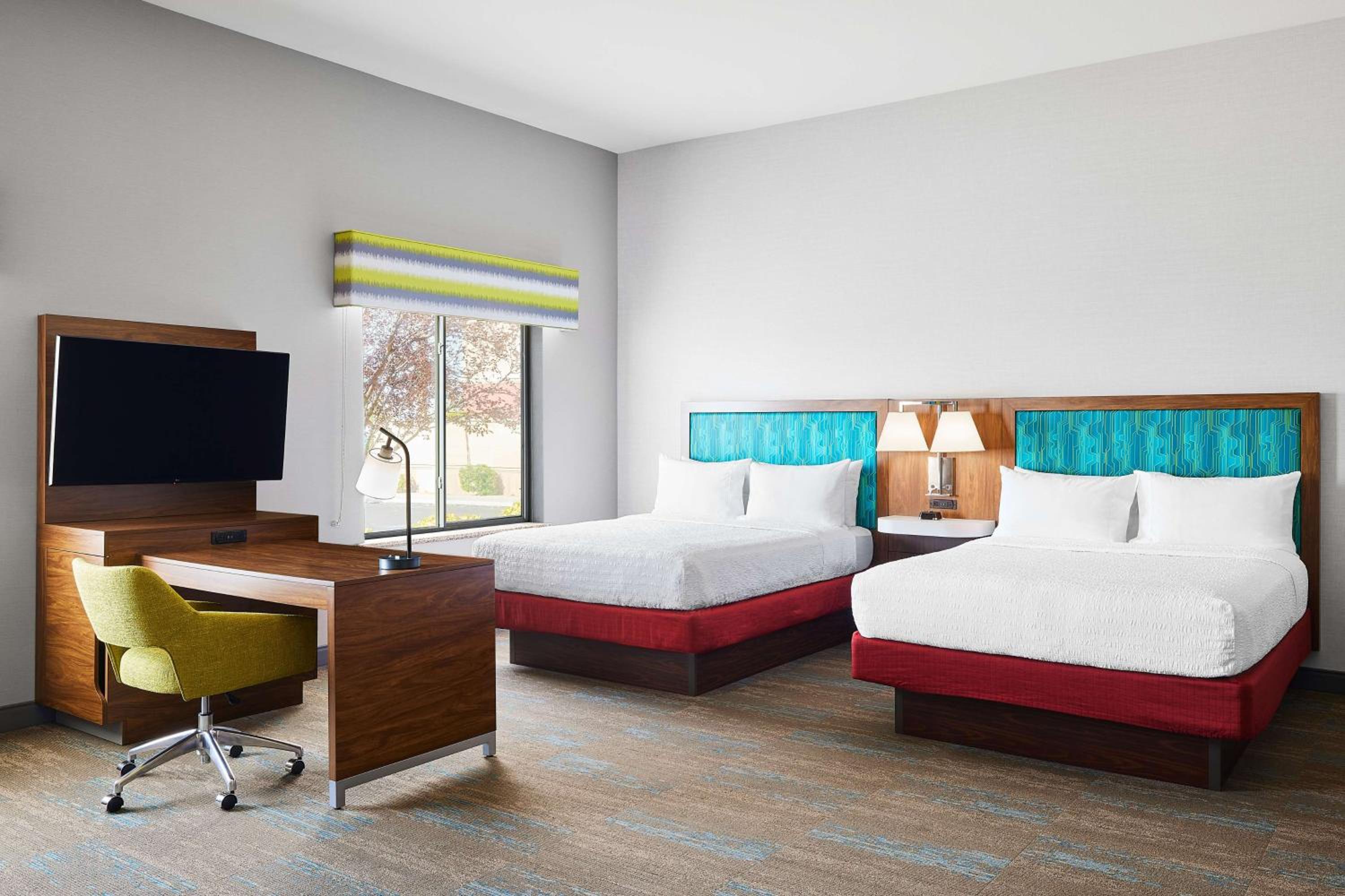 Queen Studio Suite with Two Queen Beds - Non-Smoking - Photo 1