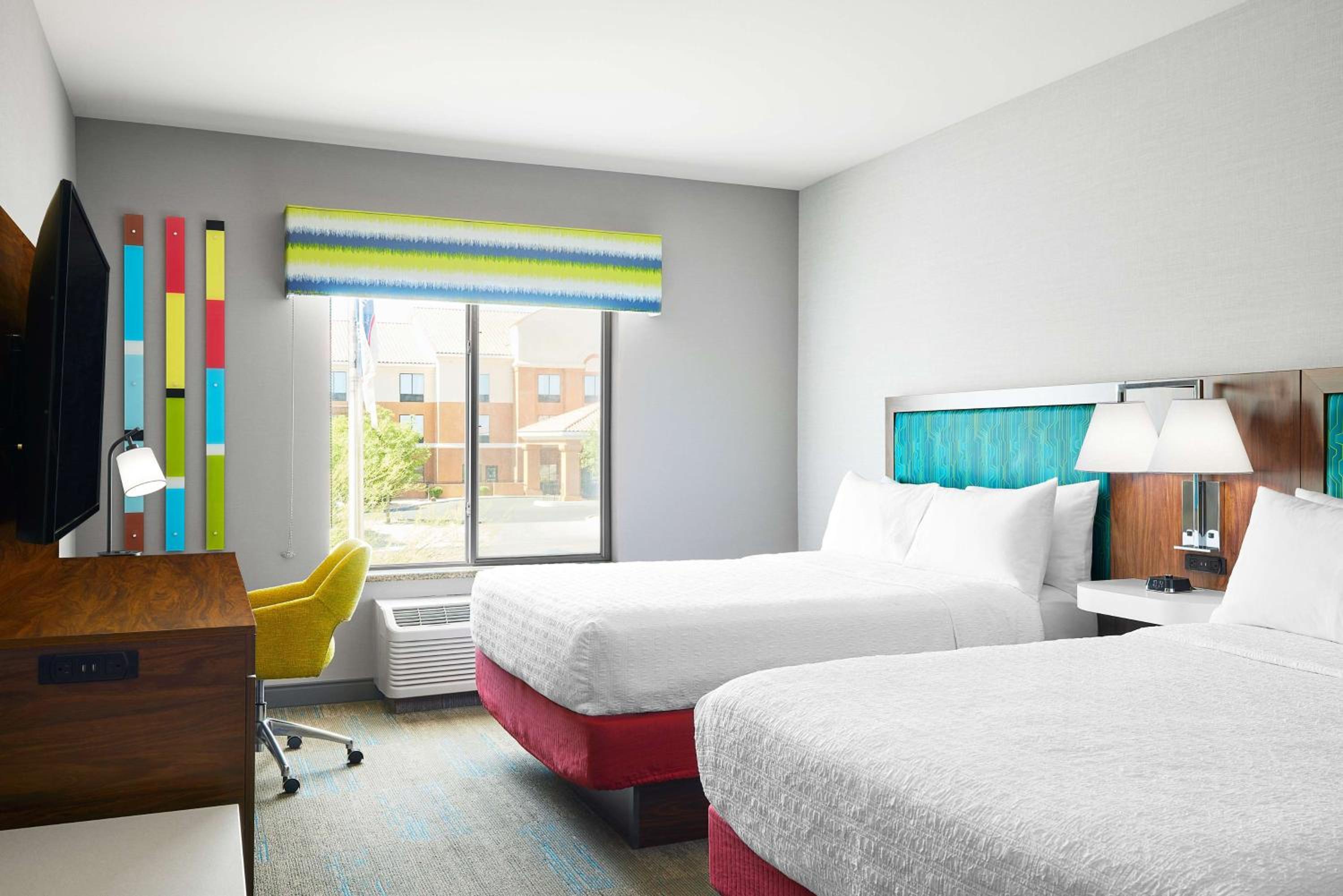 Room with Two Queen Beds - Non-Smoking - Photo 1