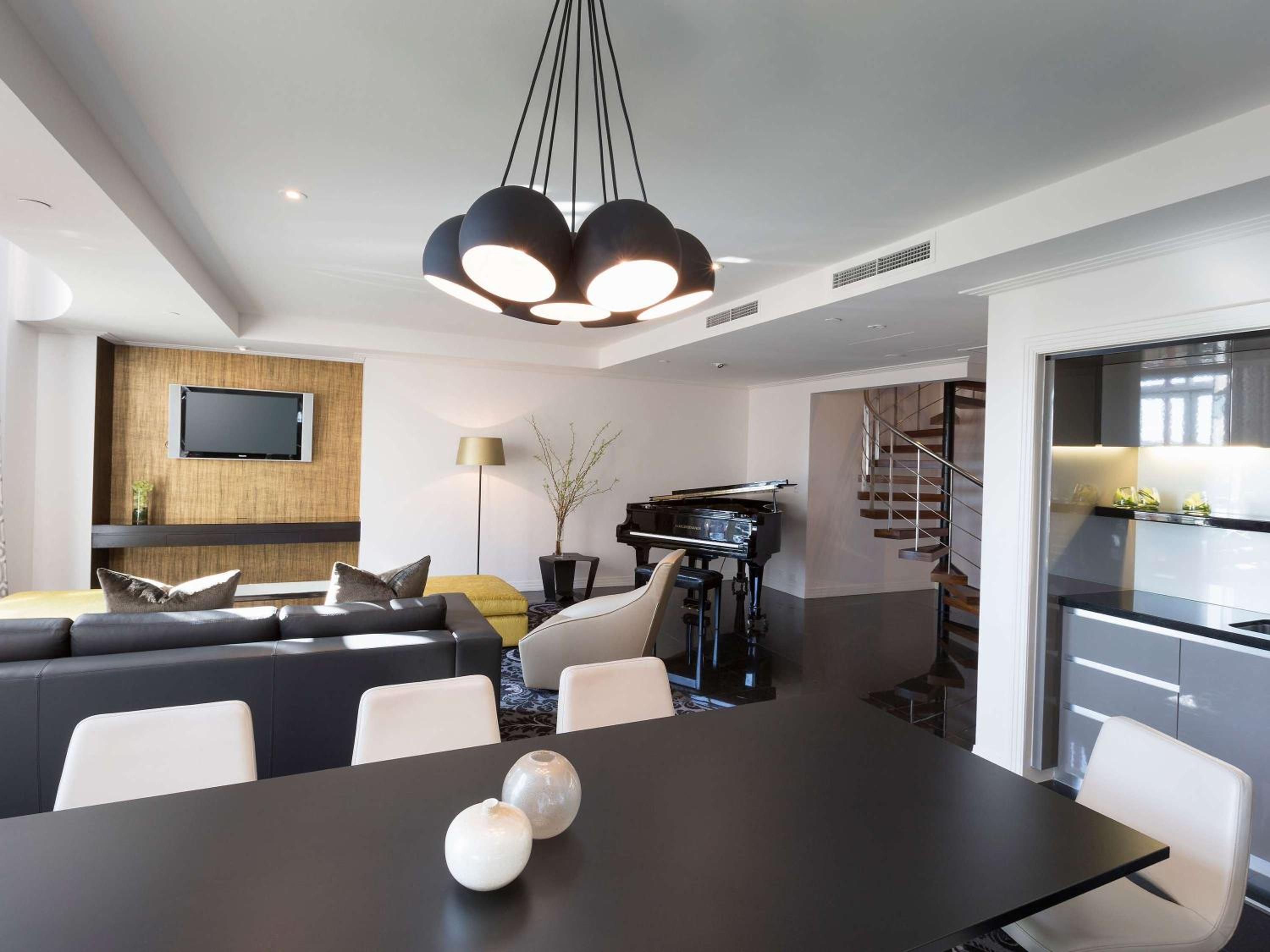 Gold Penthouse with One King Bed and Balcony - Photo 7