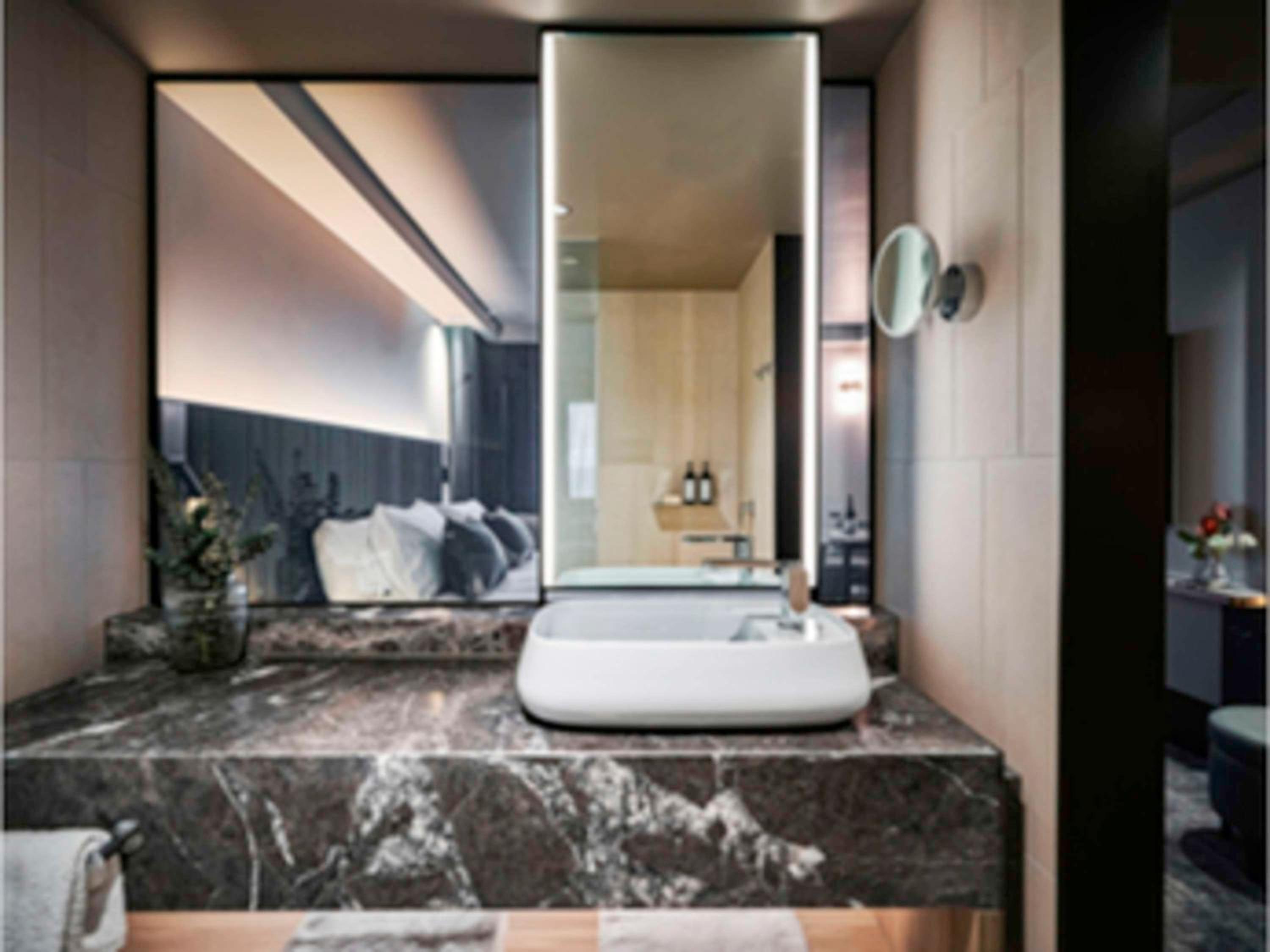 Deluxe Executive King Room with Lounge Access - High Floor - Photo 11