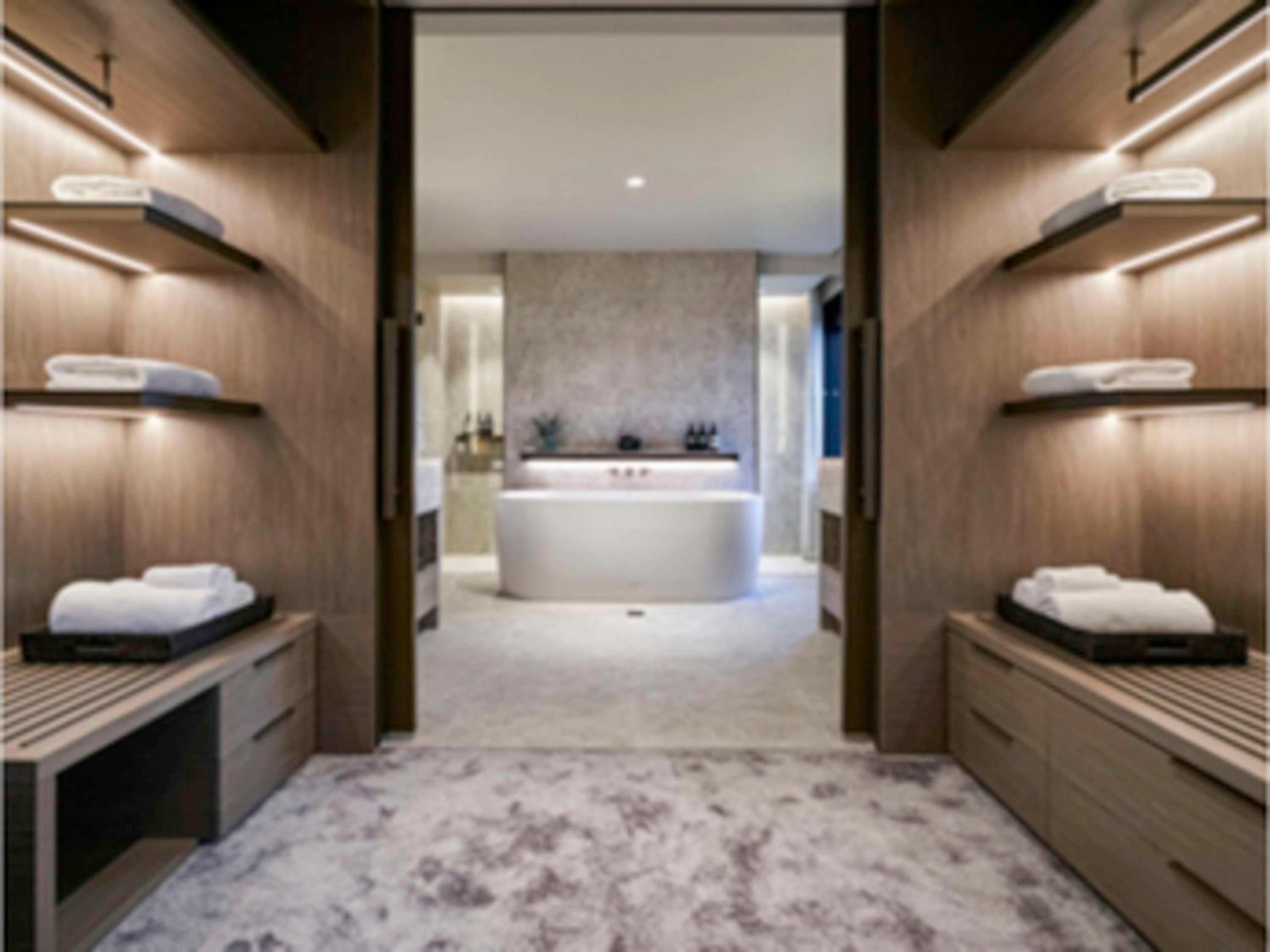 William Clarke Sky Villa with One King Bed and Lounge Access - Top Floor - Photo 10