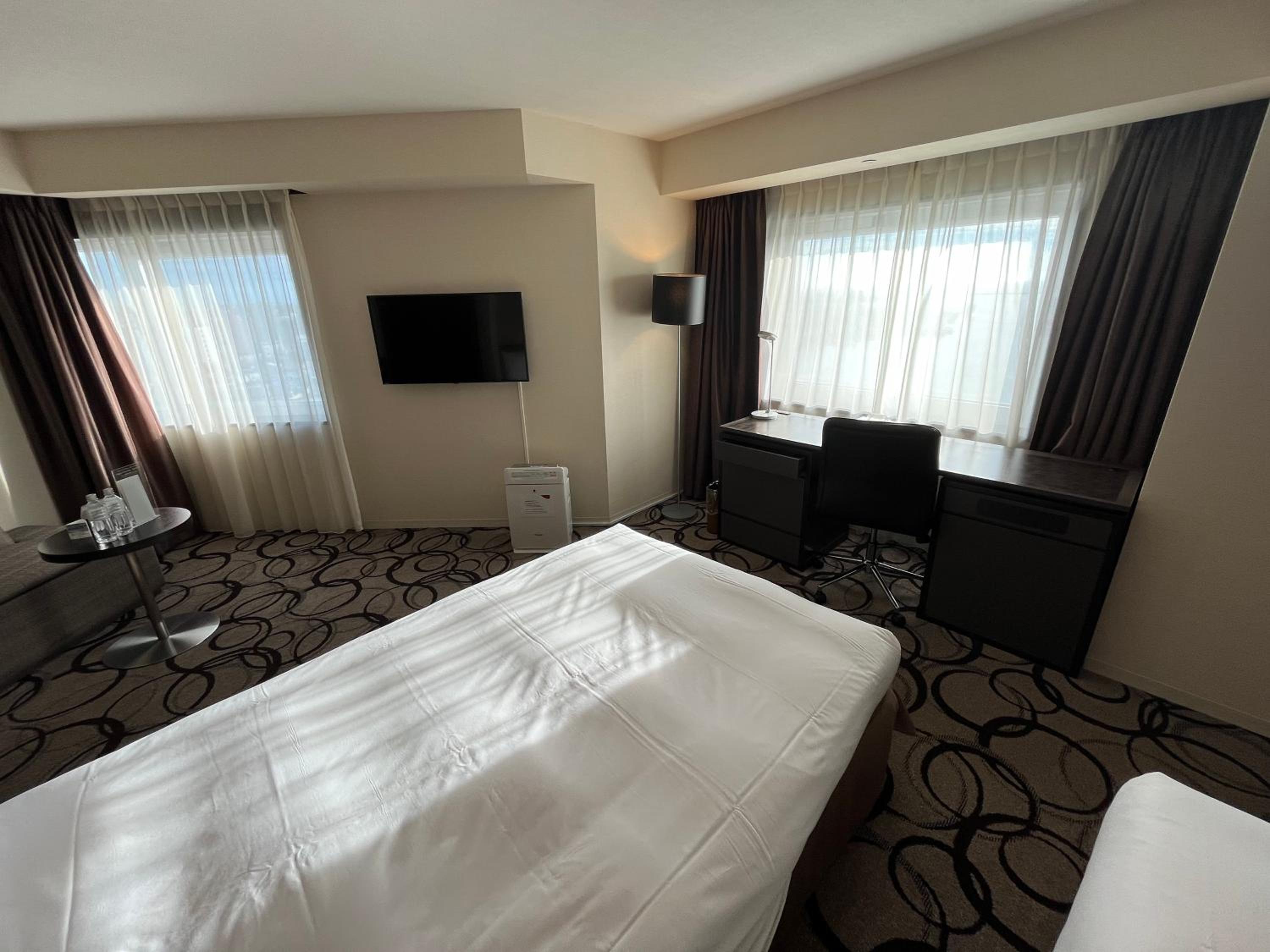 Deluxe Twin Room with Sea View - Non-Smoking - Photo 3