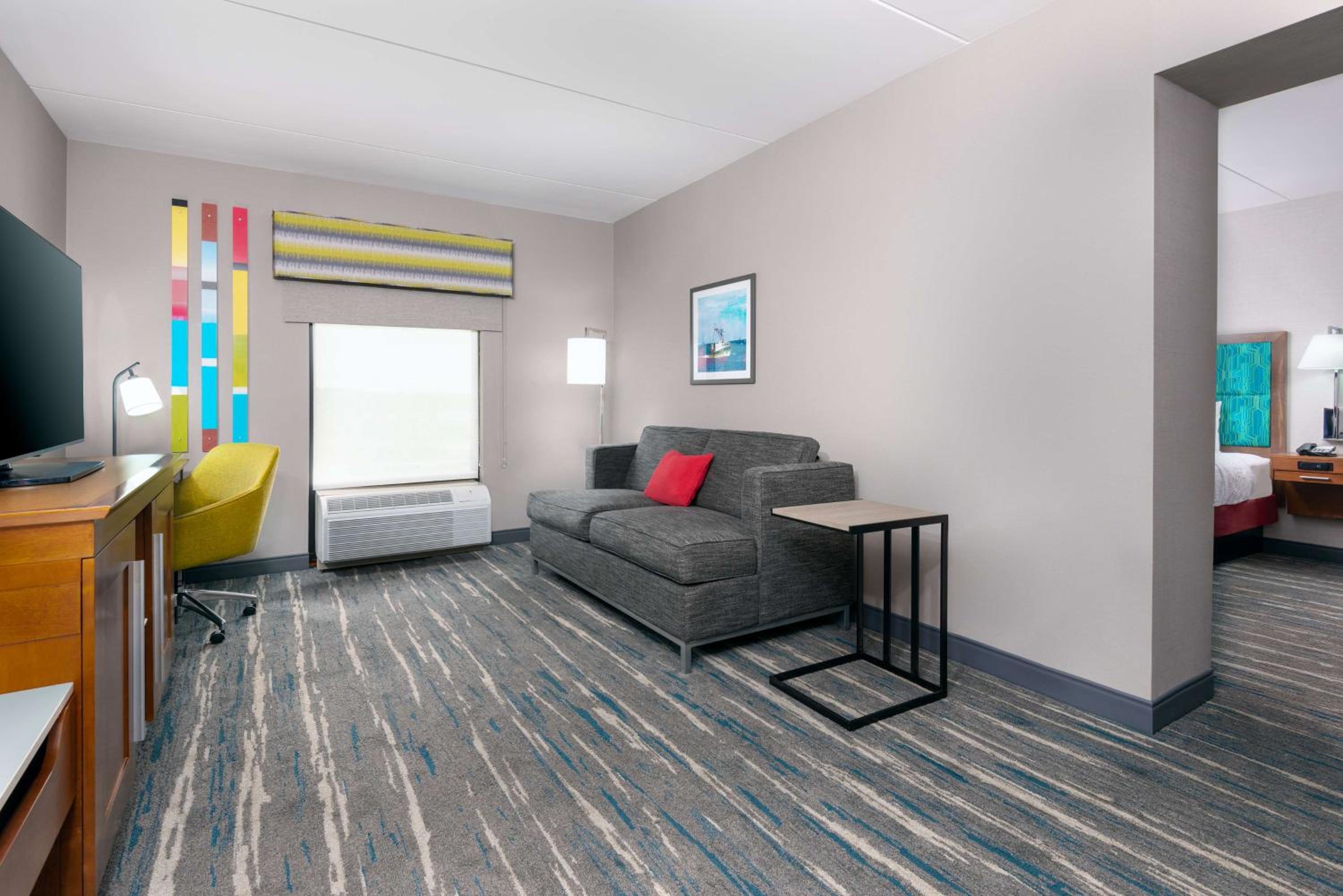 One-Bedroom King Suite - Non-Smoking - Photo 5