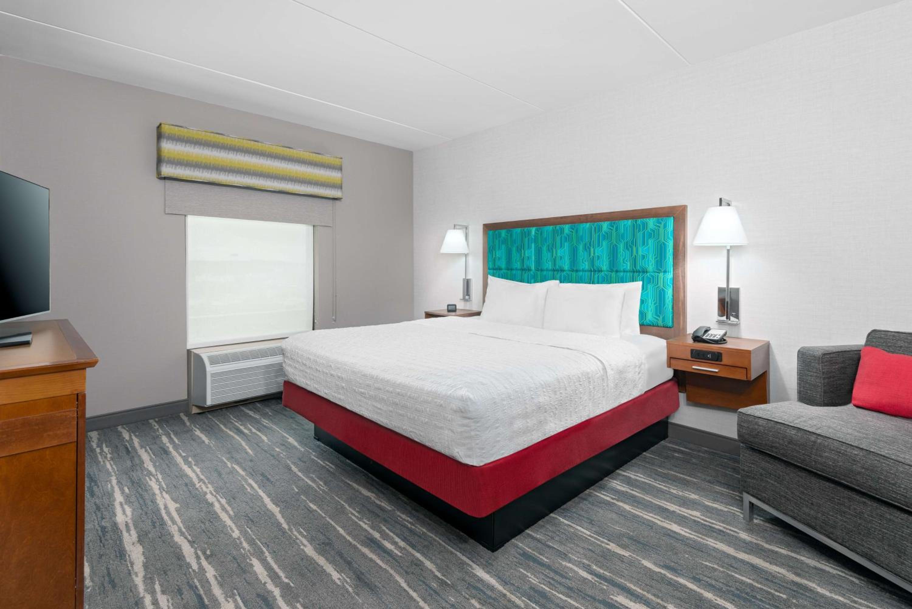 One-Bedroom King Suite - Non-Smoking - Photo 1