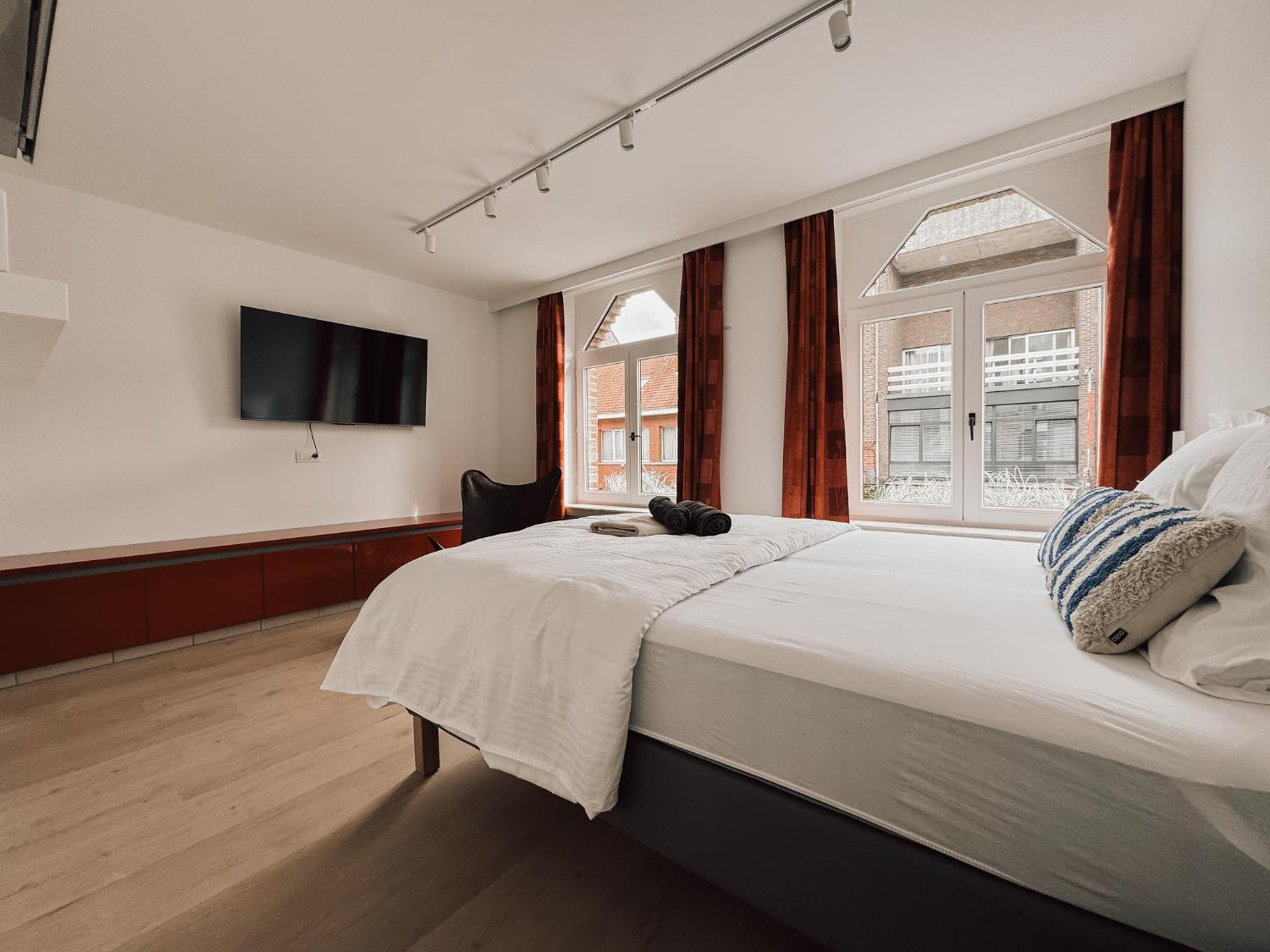 Studio Apartment photo 2