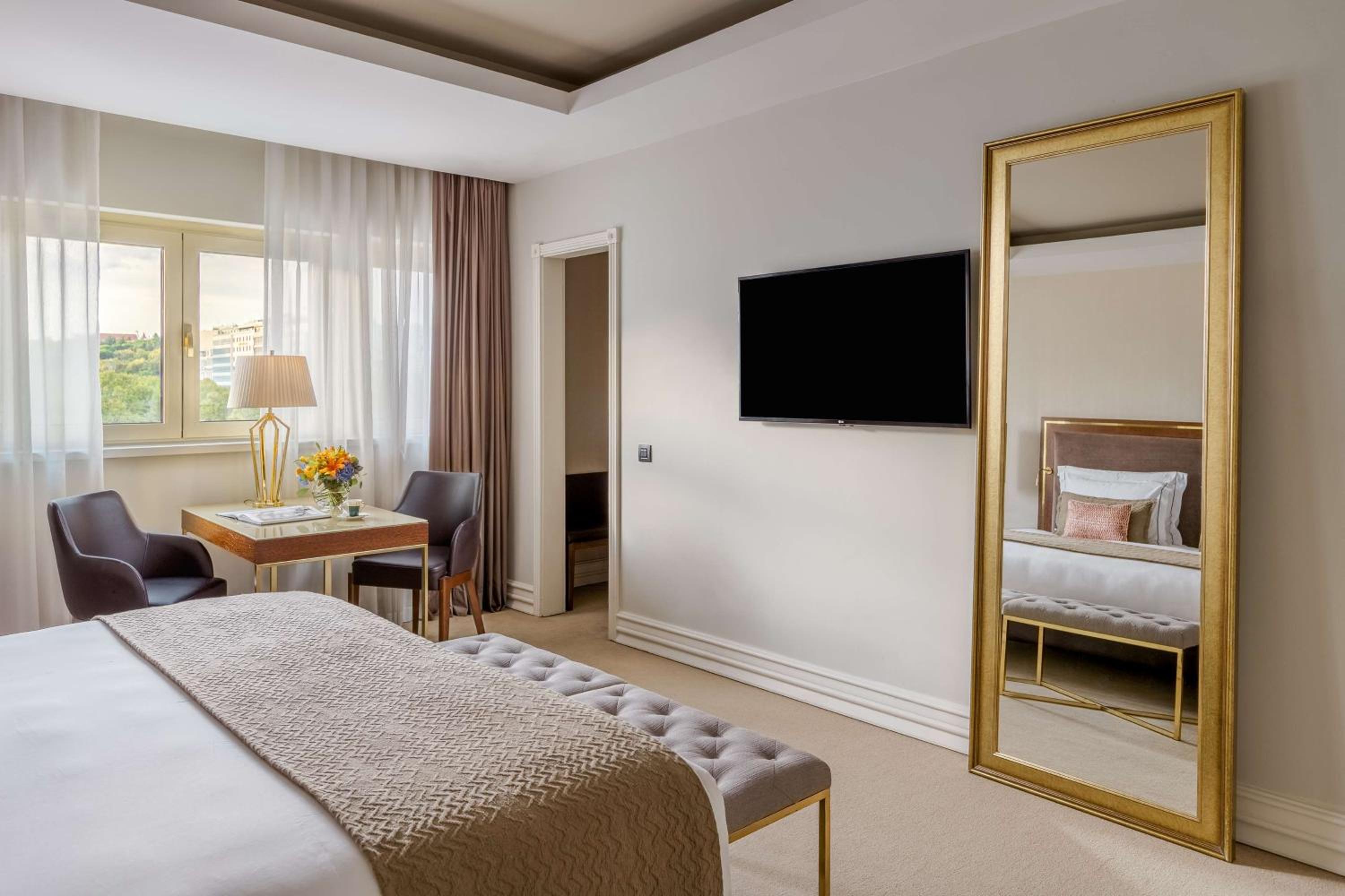 Executive Suite (Non Smoking)