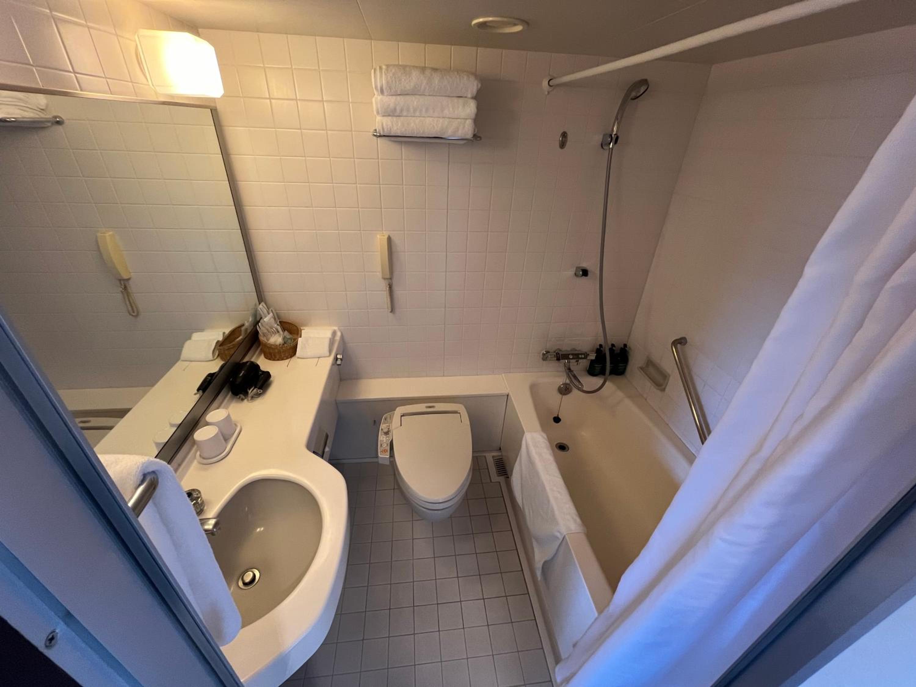 Standard Twin Room with Sea View - Non-Smoking - Photo 8