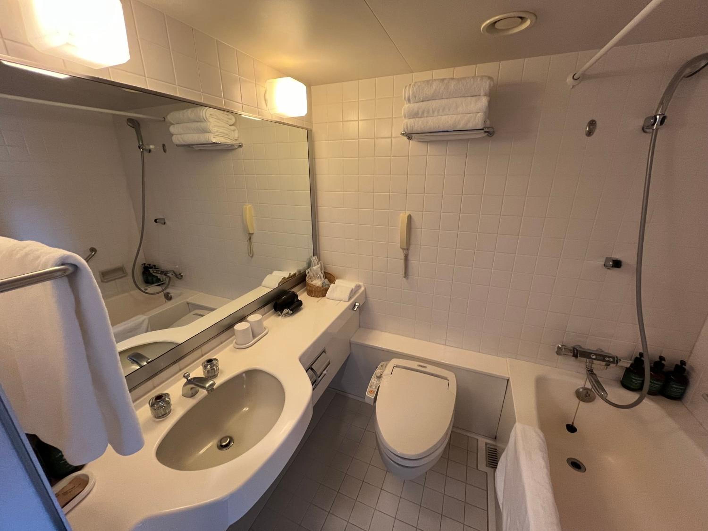 Standard Twin Room with Sea View - Non-Smoking - Photo 7