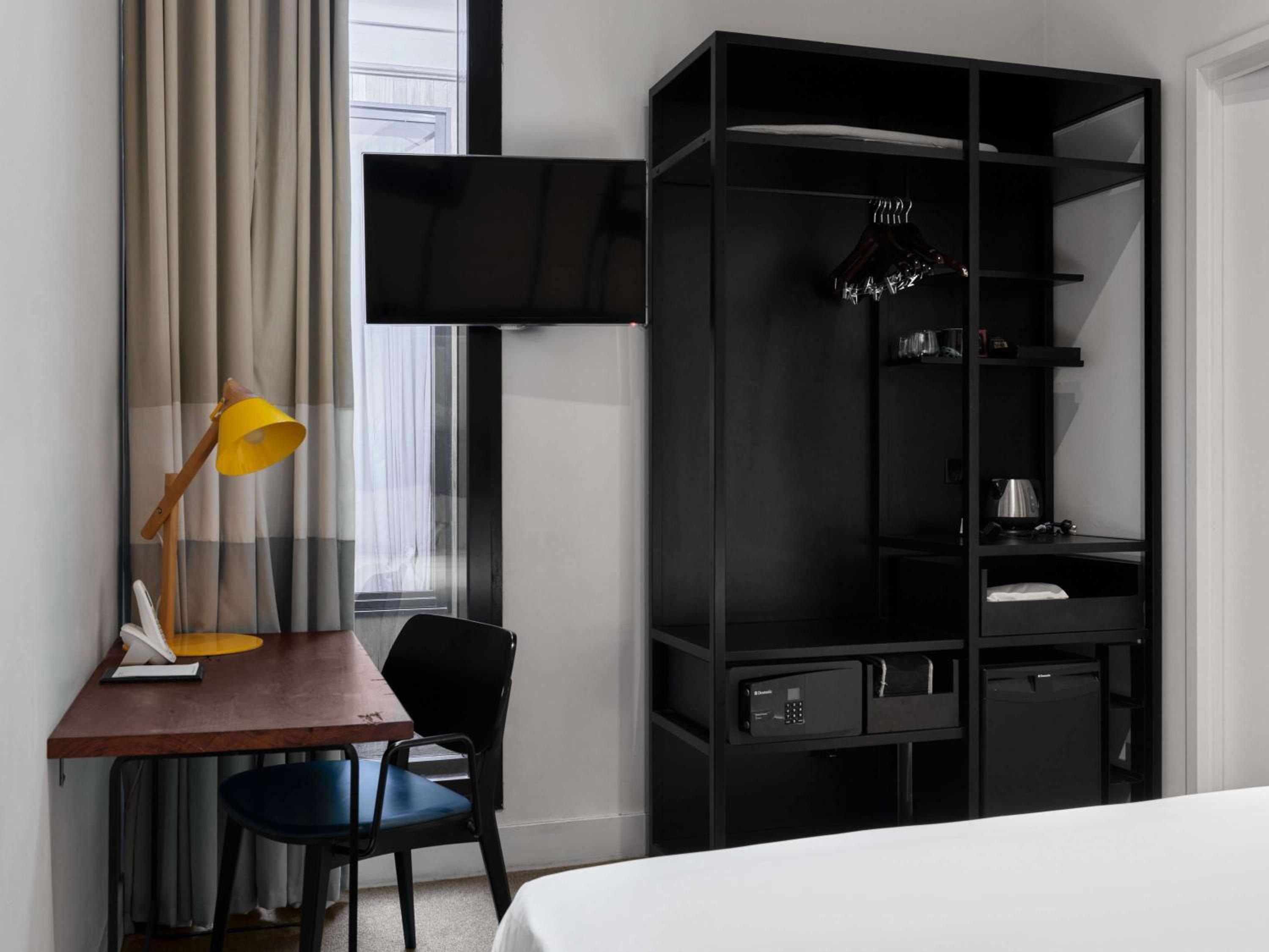 Classic Queen Room