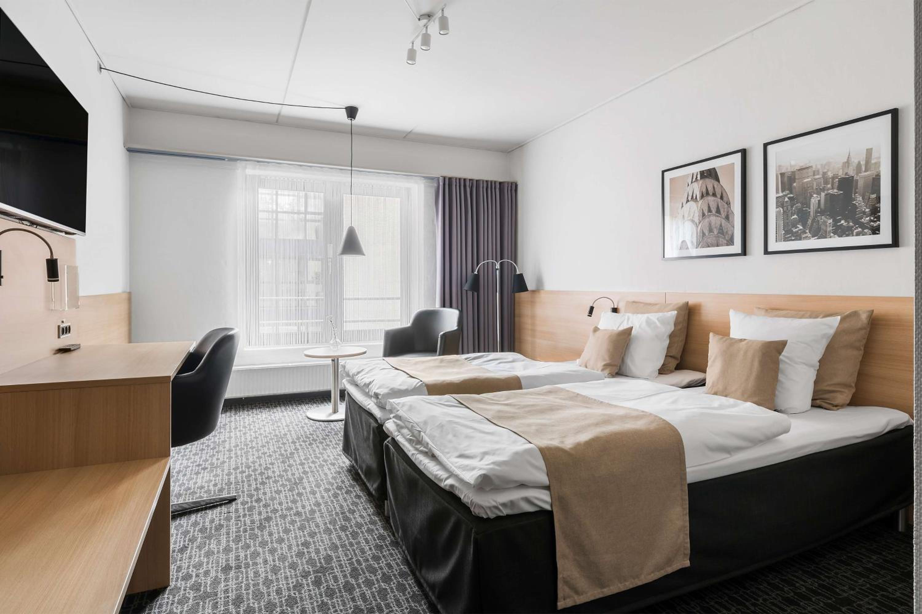 Standard Twin Room - Photo 7