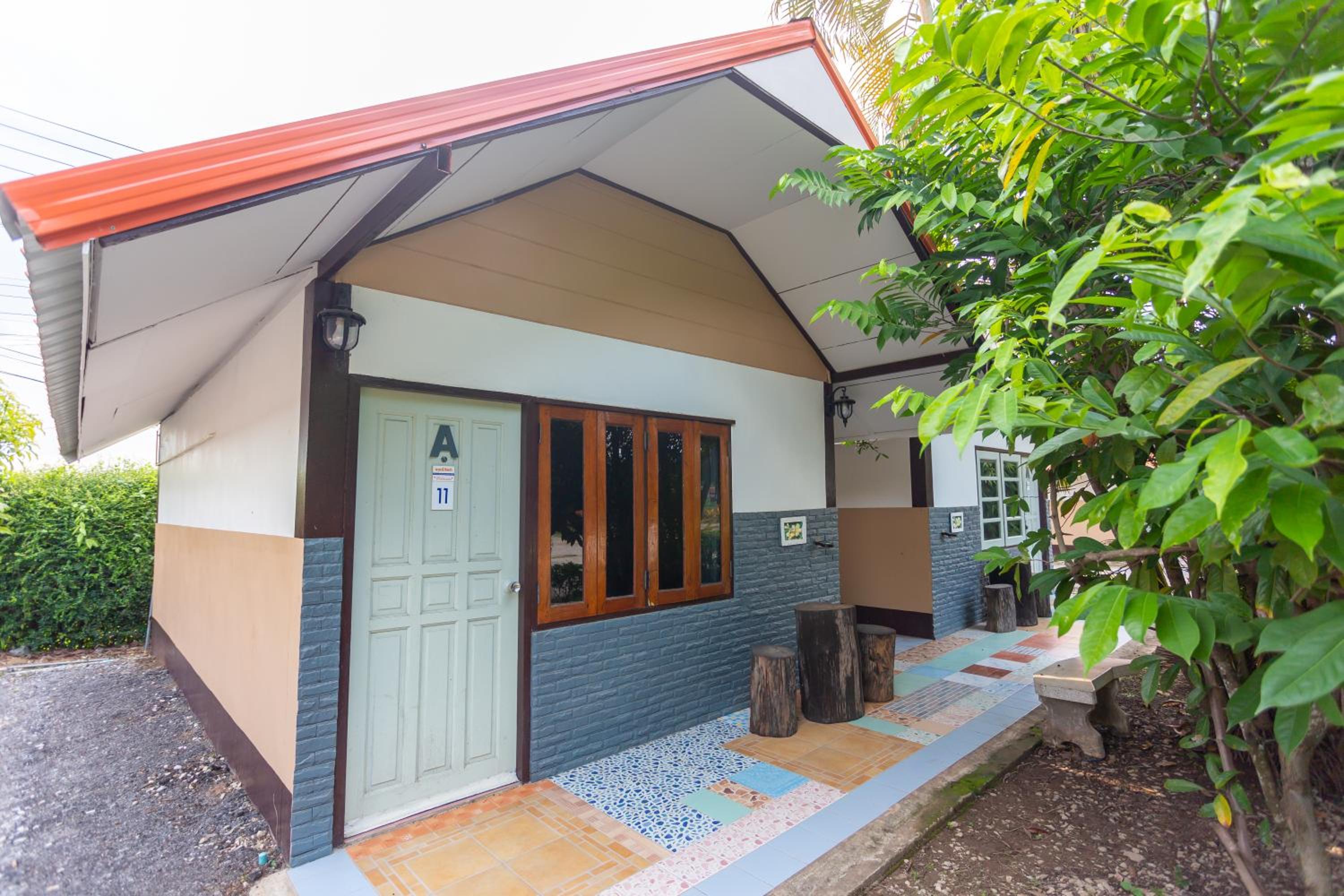 Bungalow with Garden View photo 3