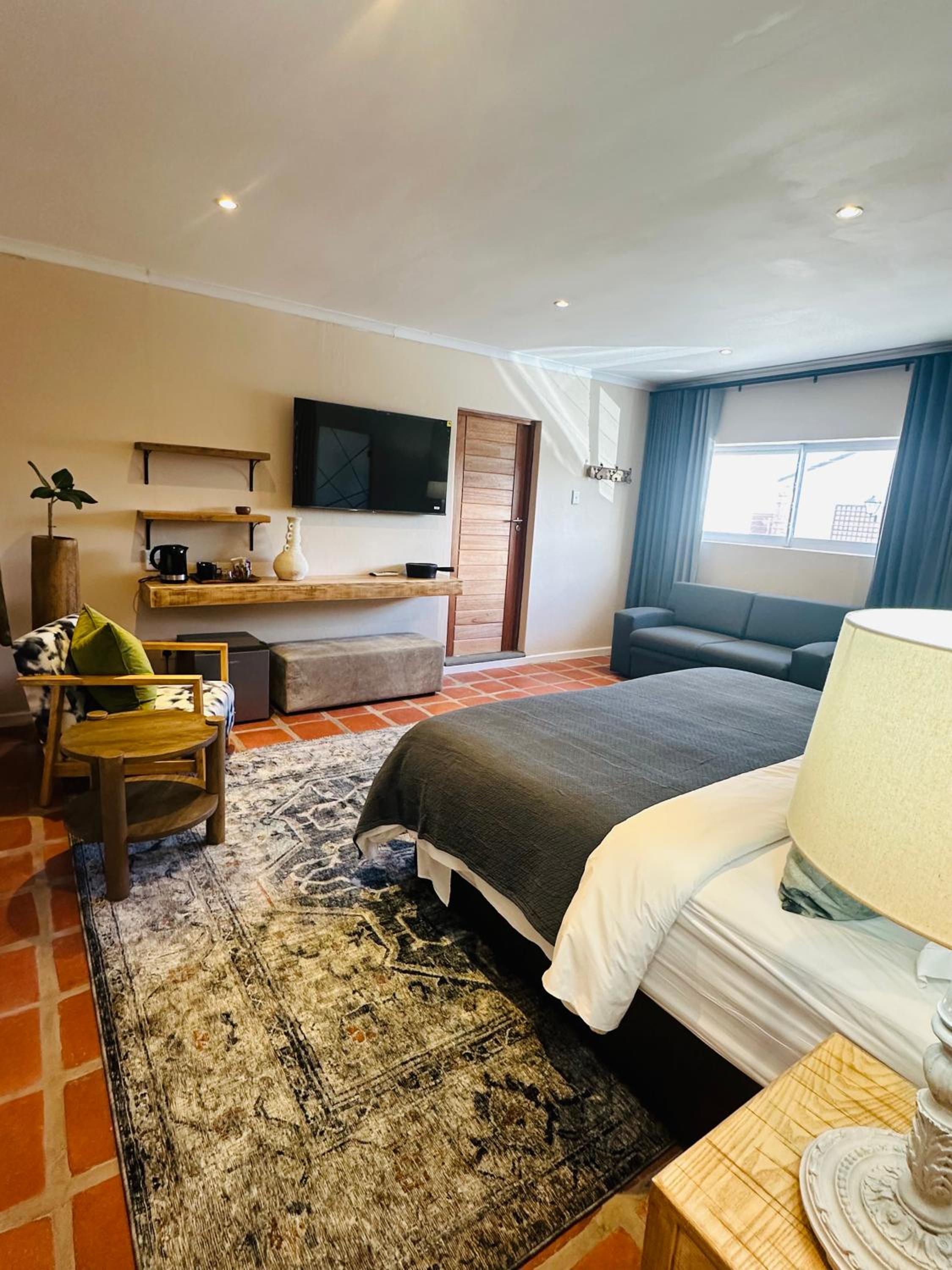 Family Room (Non Sea Facing) - Photo 7