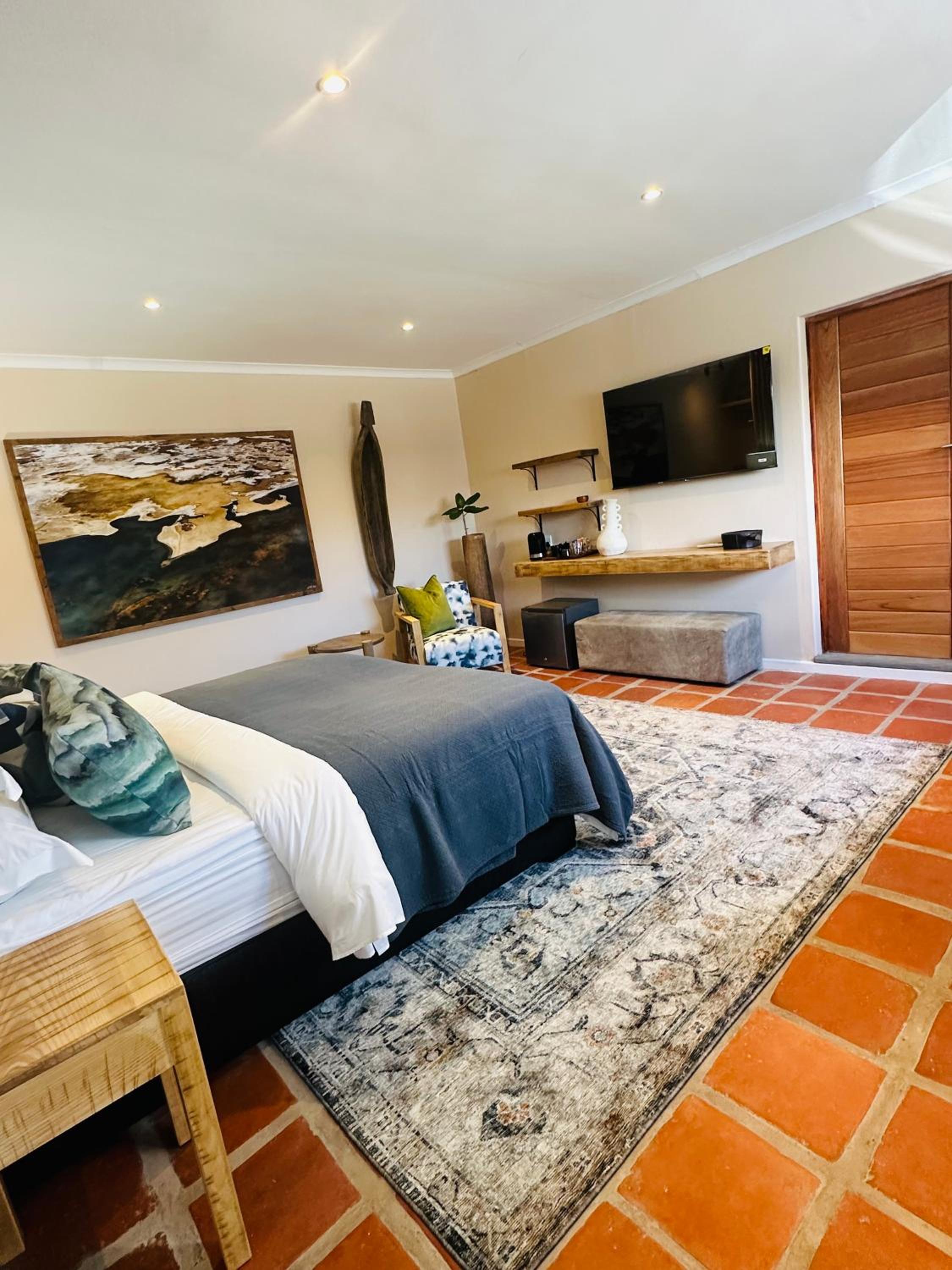 Family Room (Non Sea Facing) - Photo 8