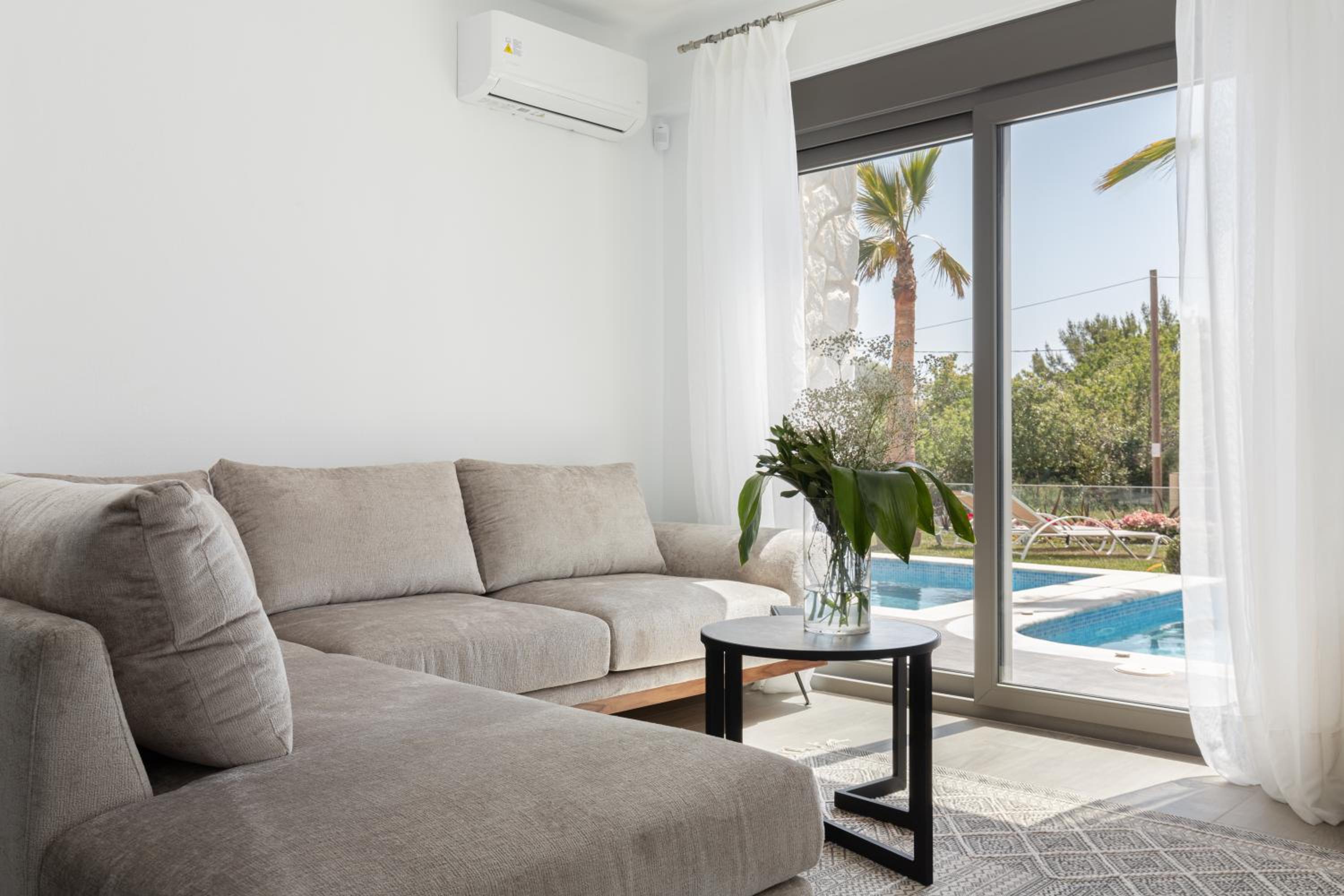 Villa with Private Pool photo 1