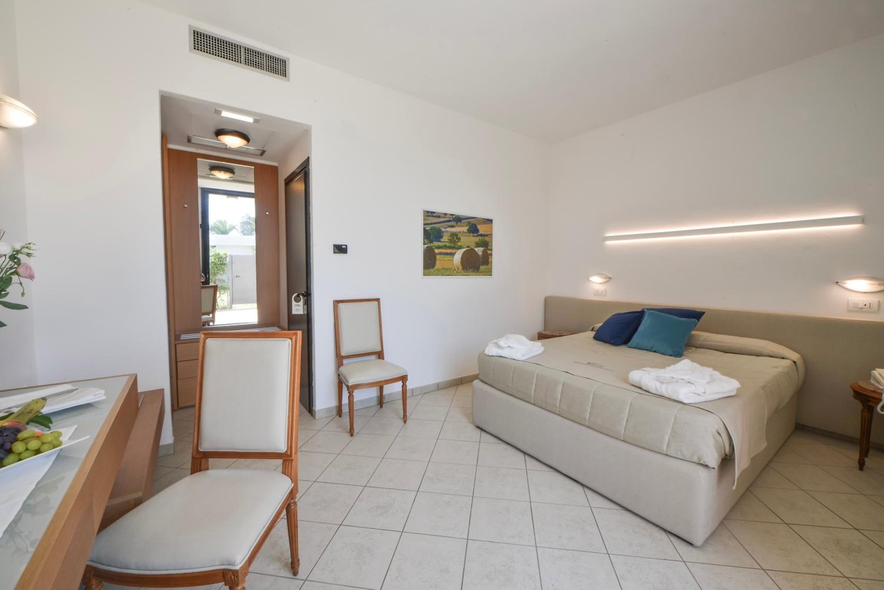 Double Room with Patio photo 1