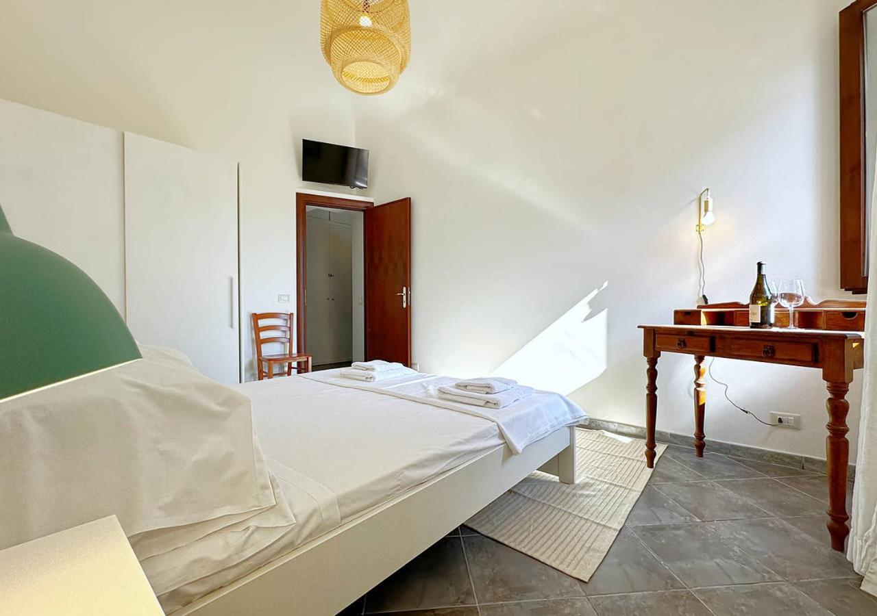 One-Bedroom House photo 1