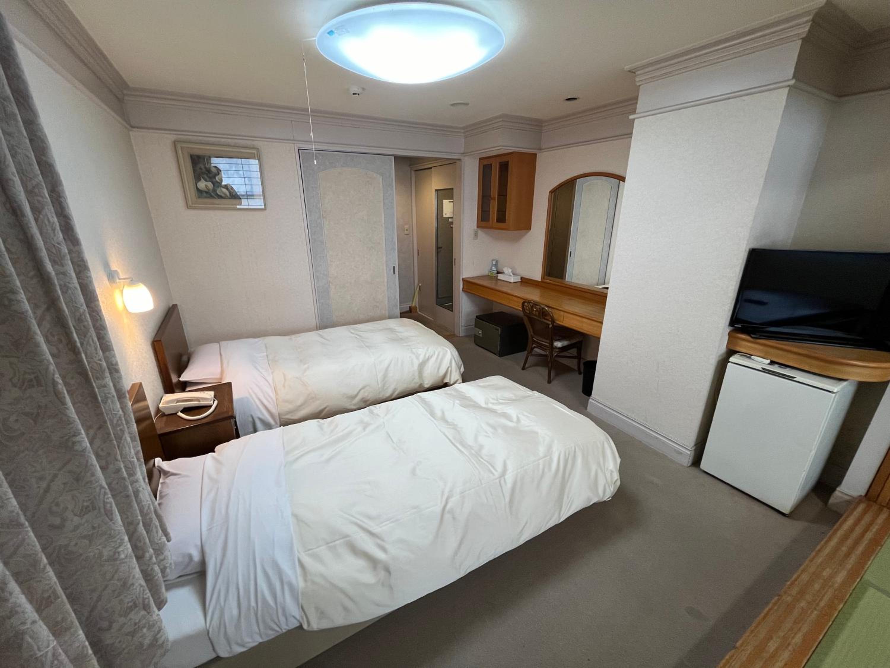 Twin Room with Tatami Area - Non-Smoking - Photo 4