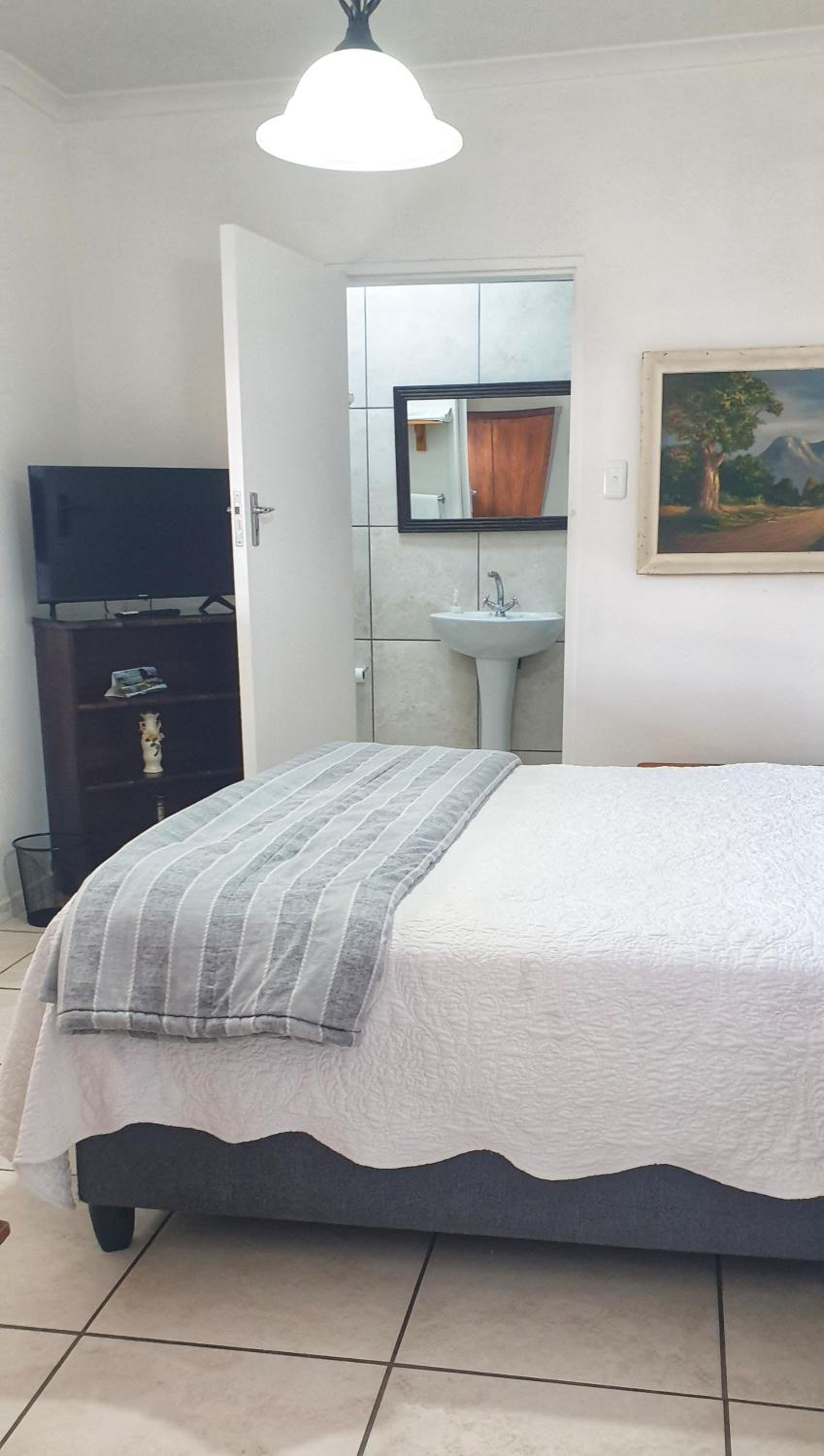 Standard Double Room - Photo 2