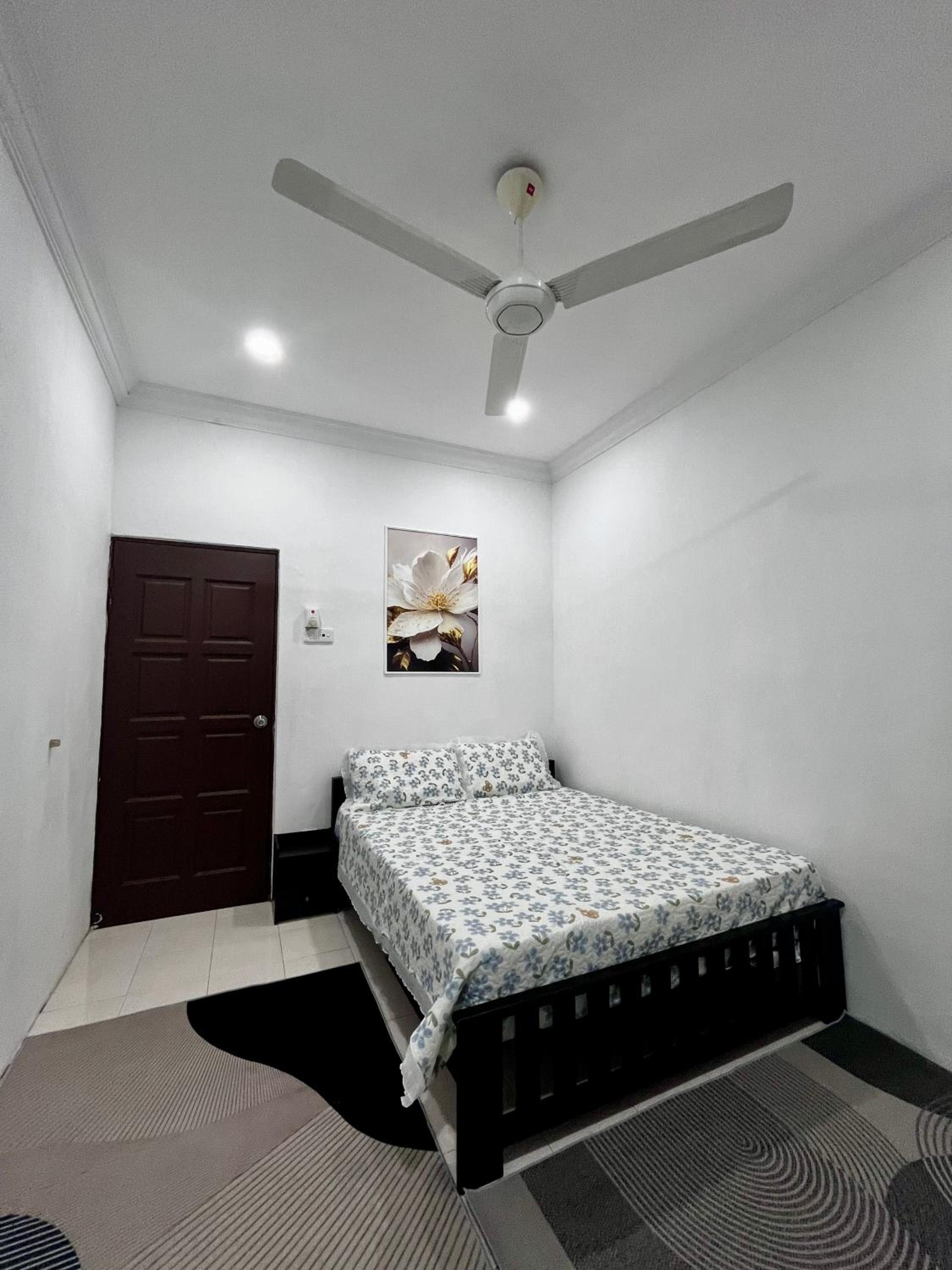 Four-Bedroom House photo 3