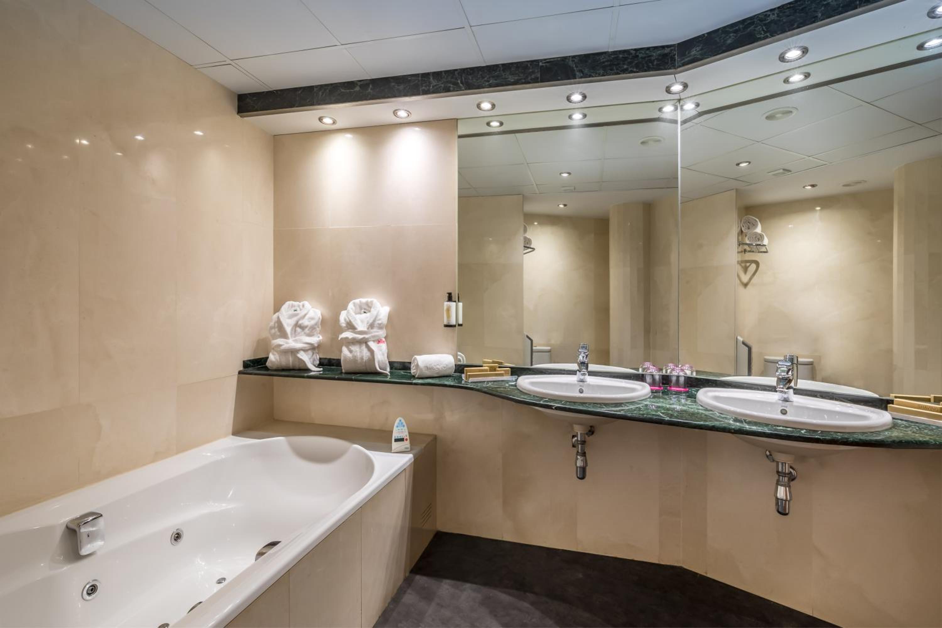 Junior Suite - Photo 6