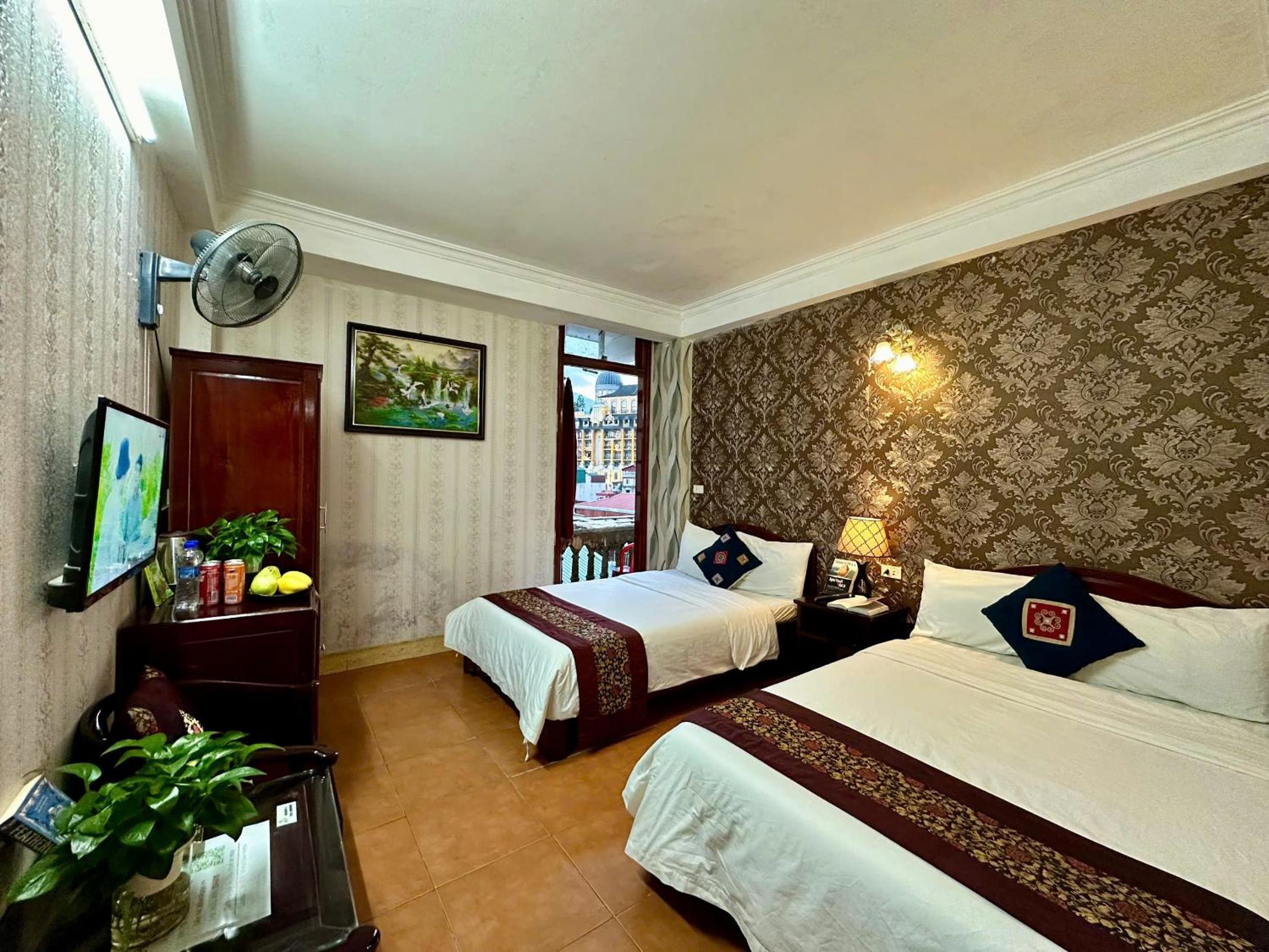 Deluxe Room (2 Adults + 1 Child) photo 3
