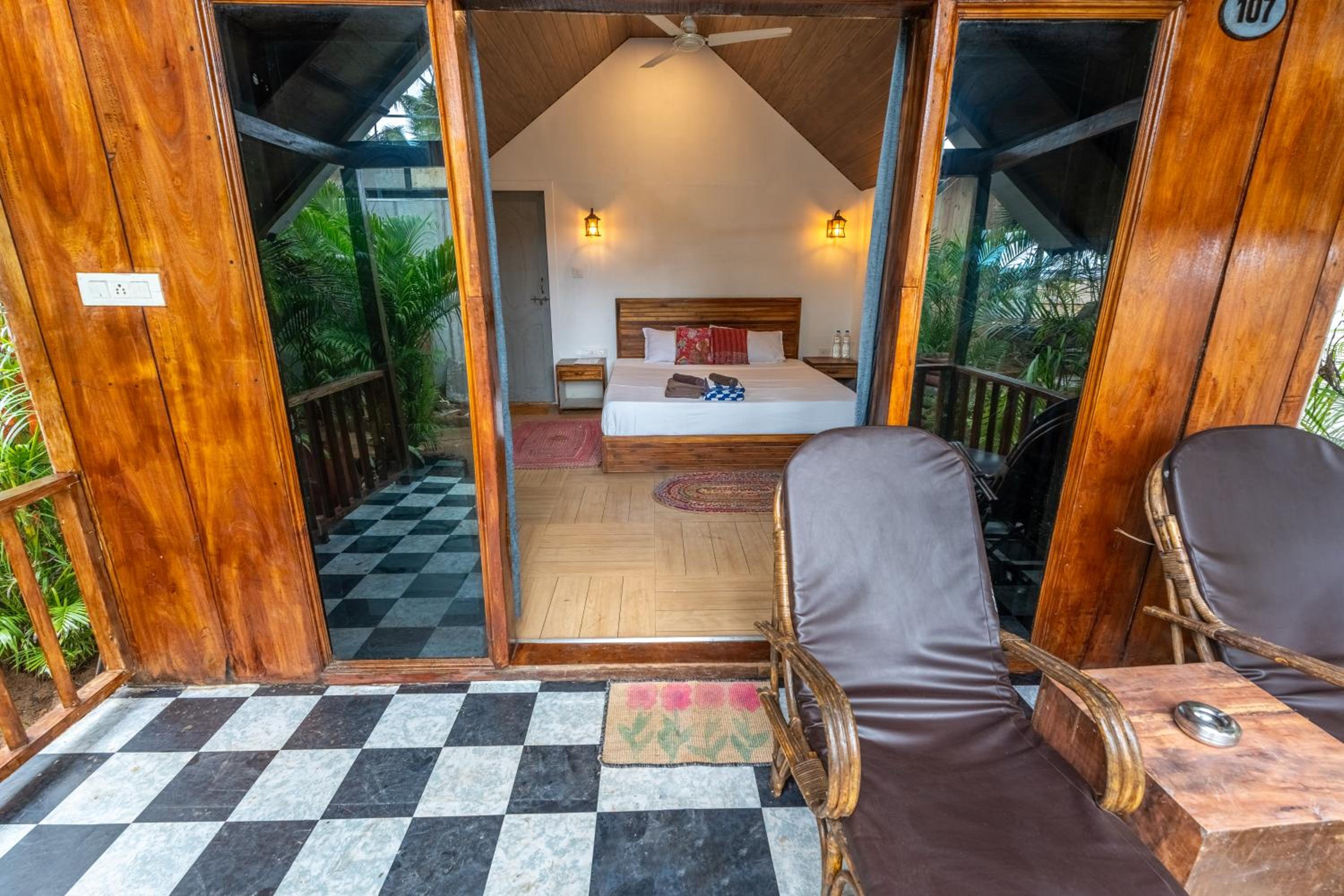 Garden Hut - Photo 11