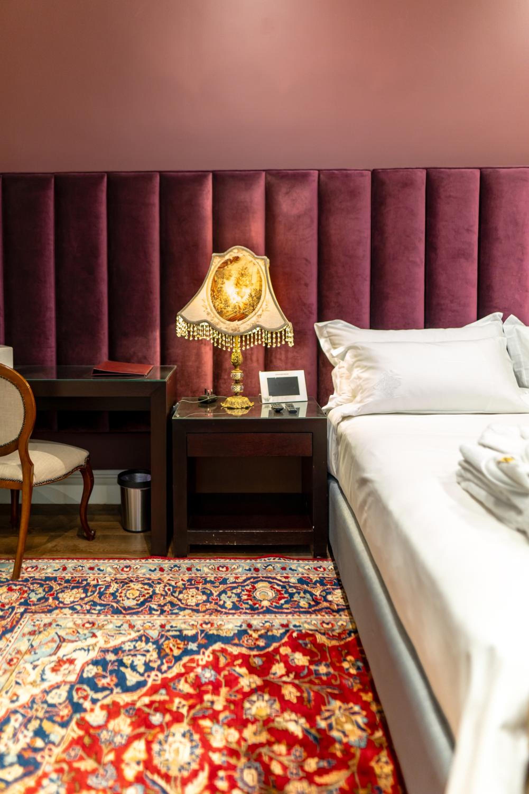 Deluxe King Room photo 3