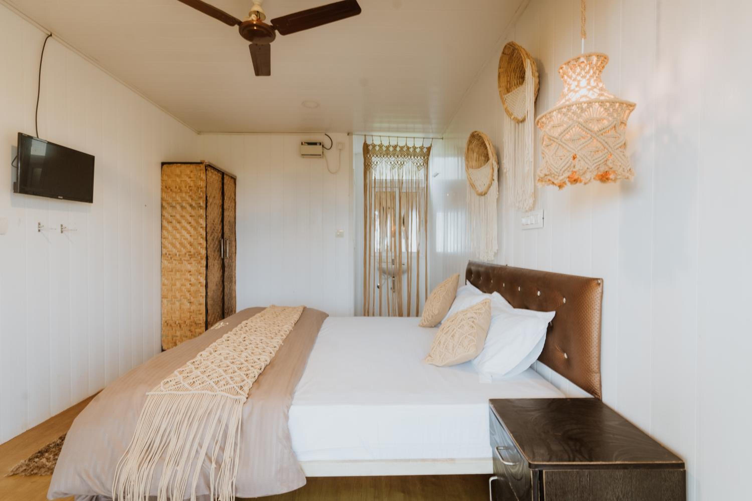 Deluxe Double Room With Balcony And Sea View photo 2