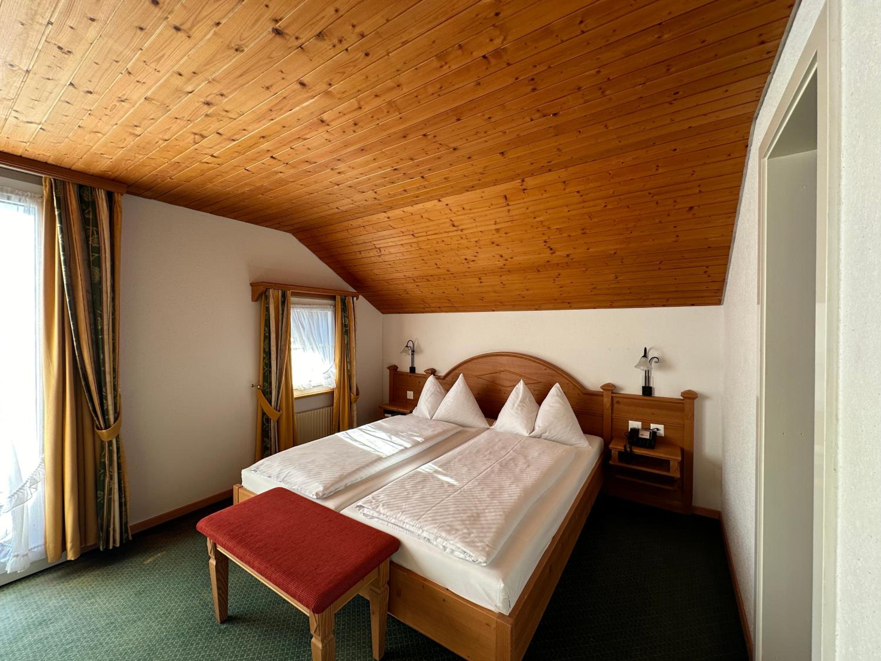 Superior Double or Twin Room with Mountain View - Photo 4