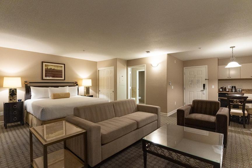 Siena King Suite Smoking