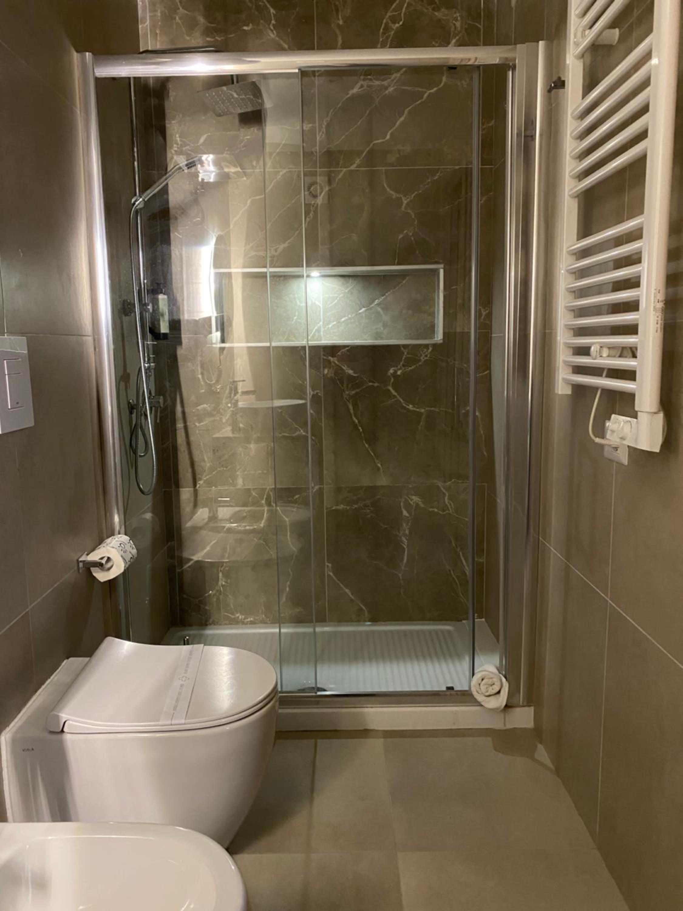 Single Room with Private Bathroom photo 3