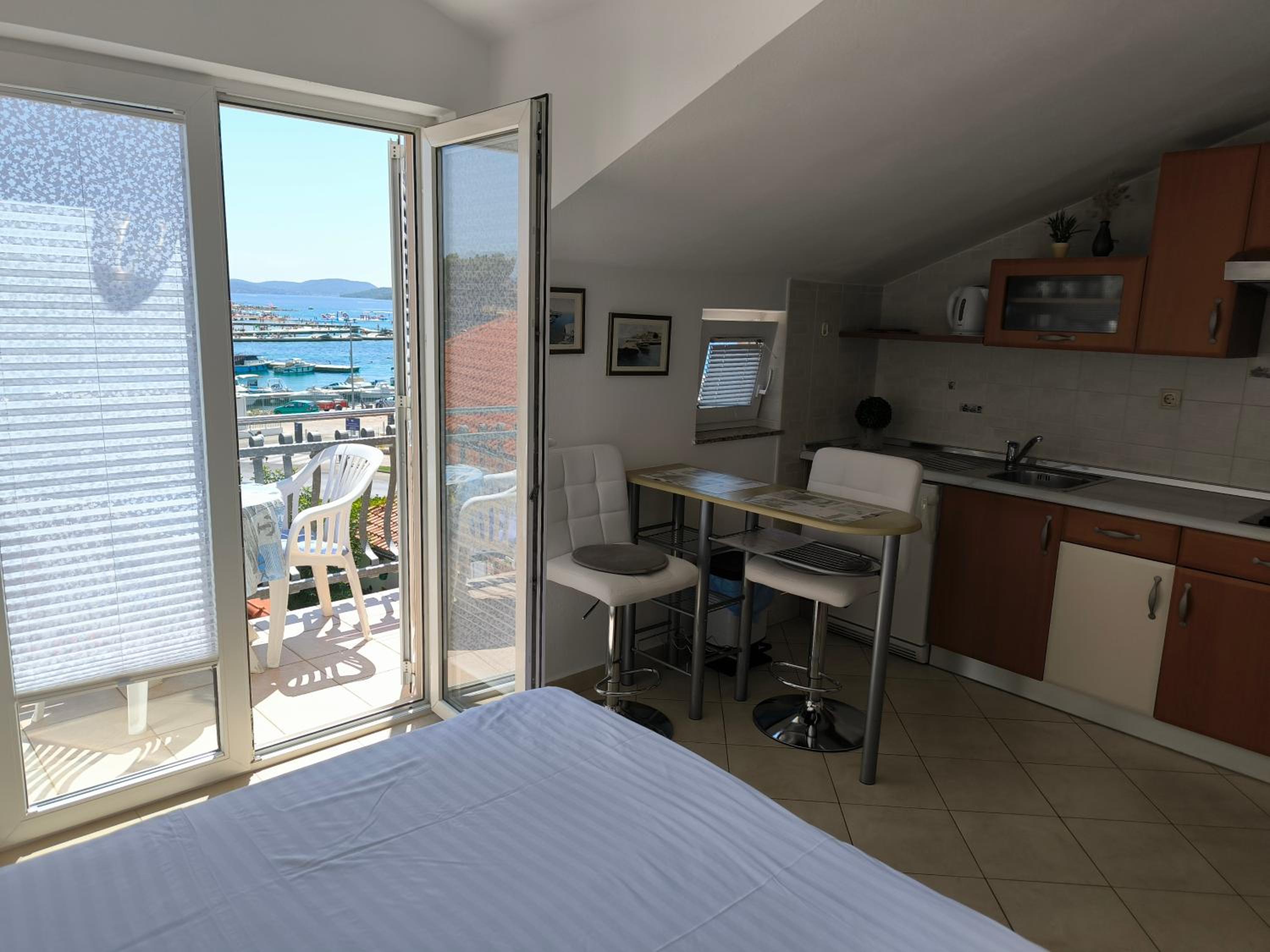 Studio with Sea View - Photo 11