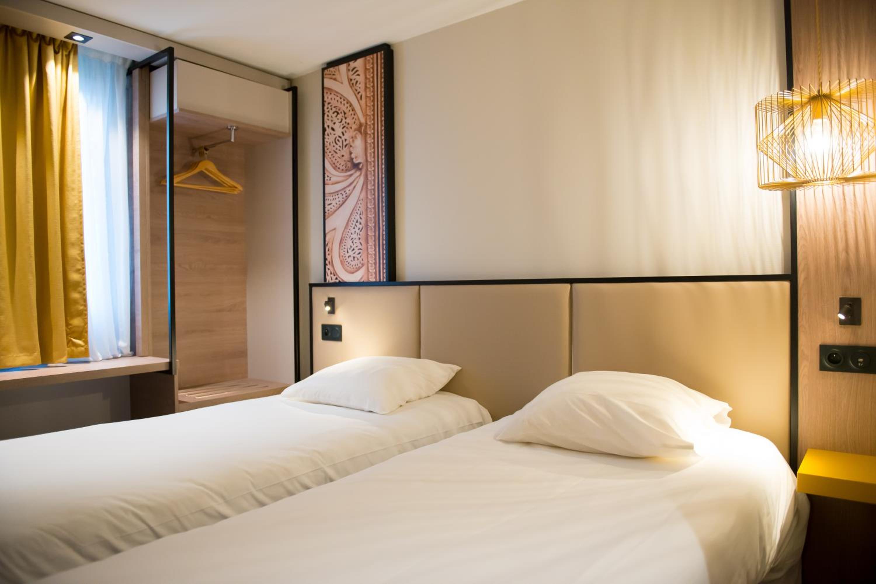 Twin Room - Photo 6