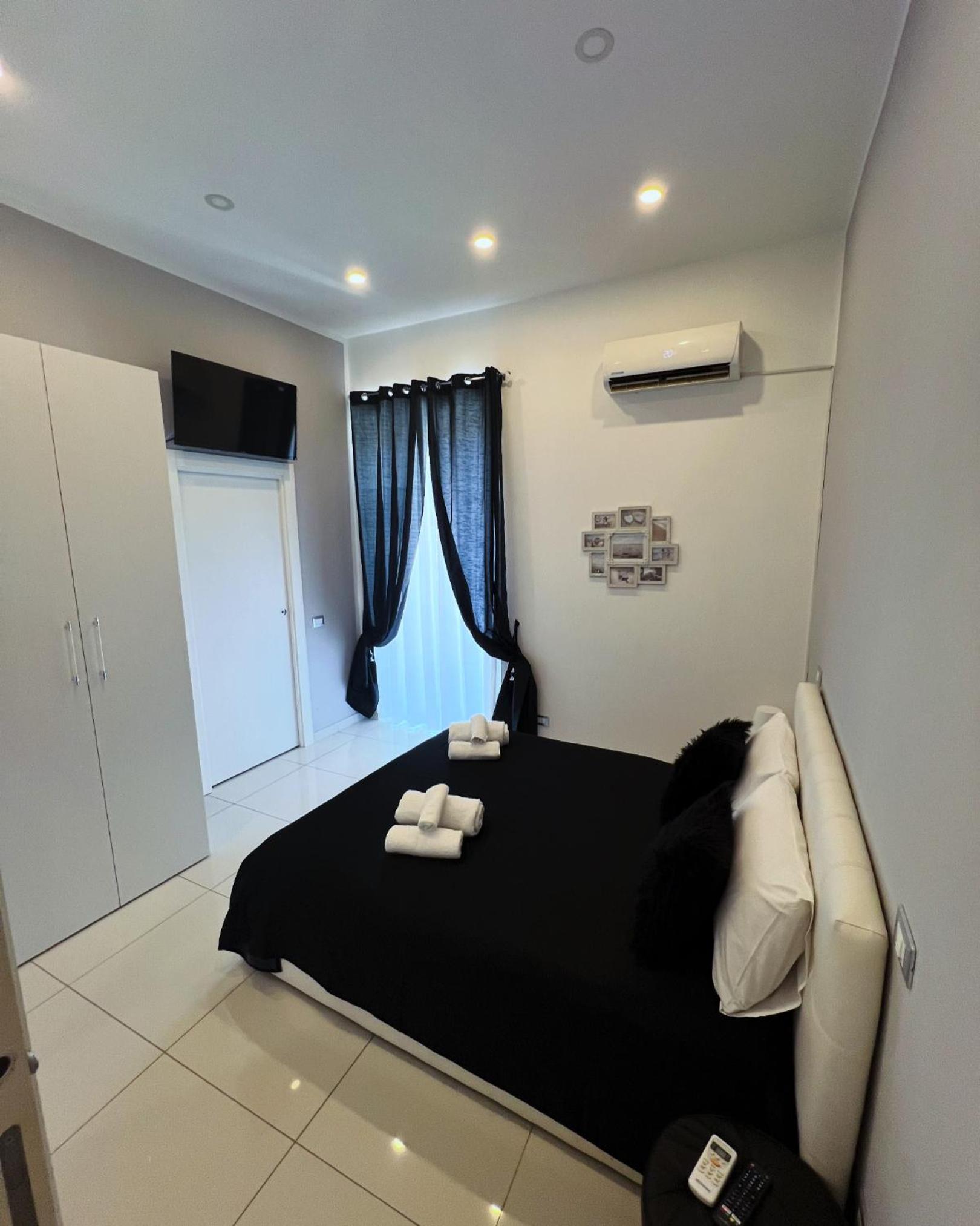 Deluxe Double Room with Balcony and Sea View photo 1